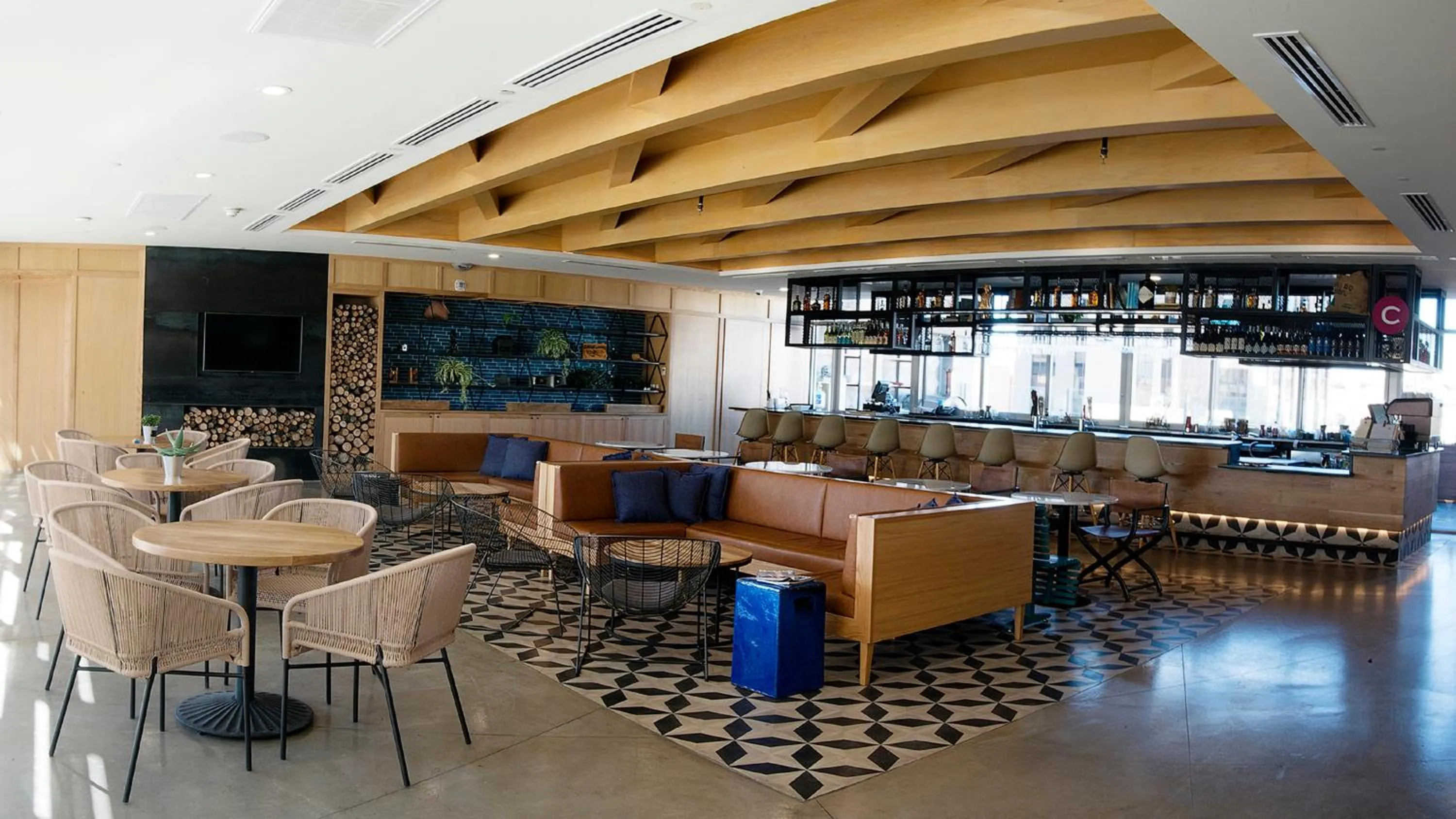 Lounge or bar in Hotel Indigo El Paso Downtown by IHG
