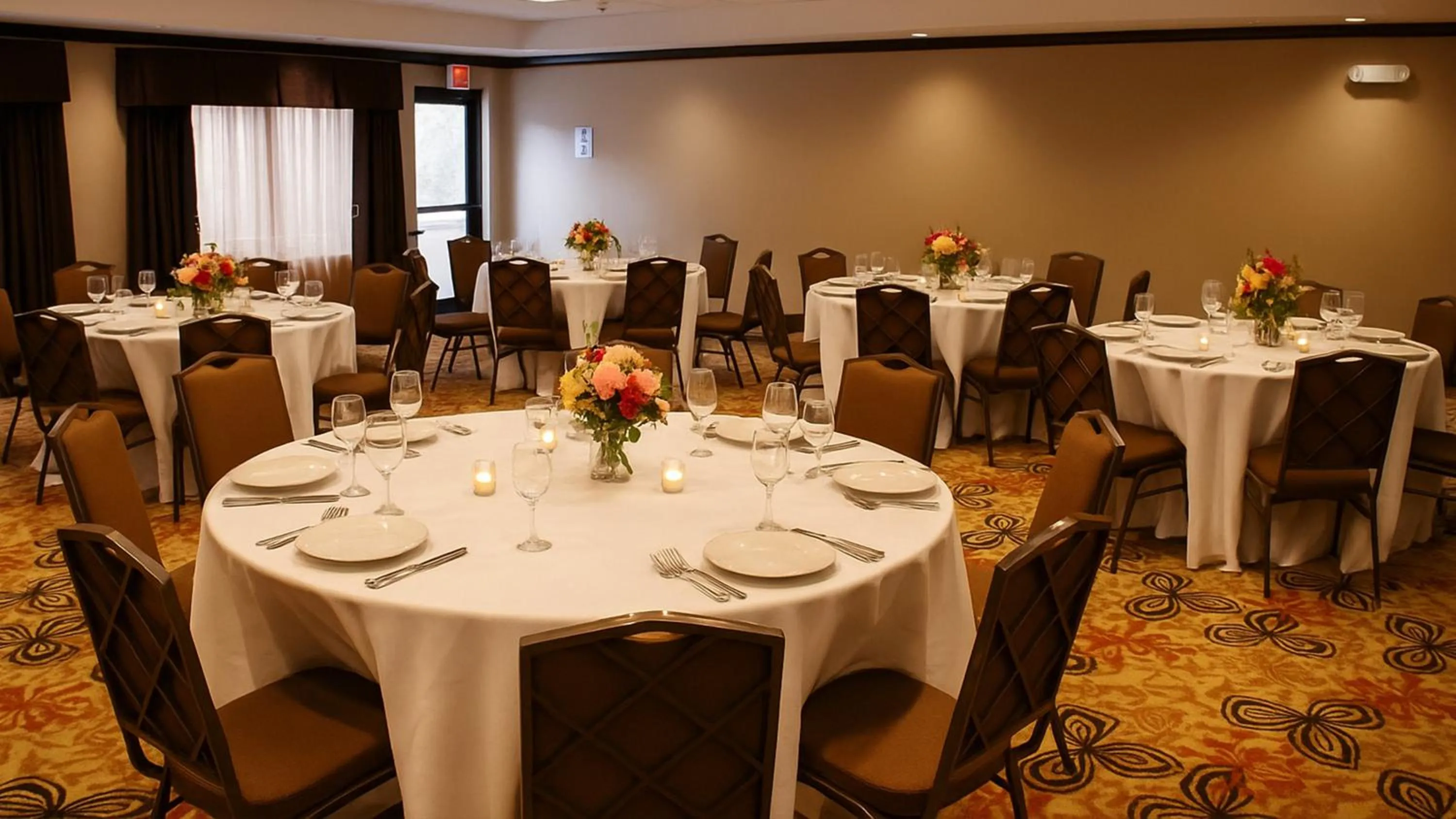 Meeting/conference room in Holiday Inn Express & Suites Cumberland - La Vale by IHG