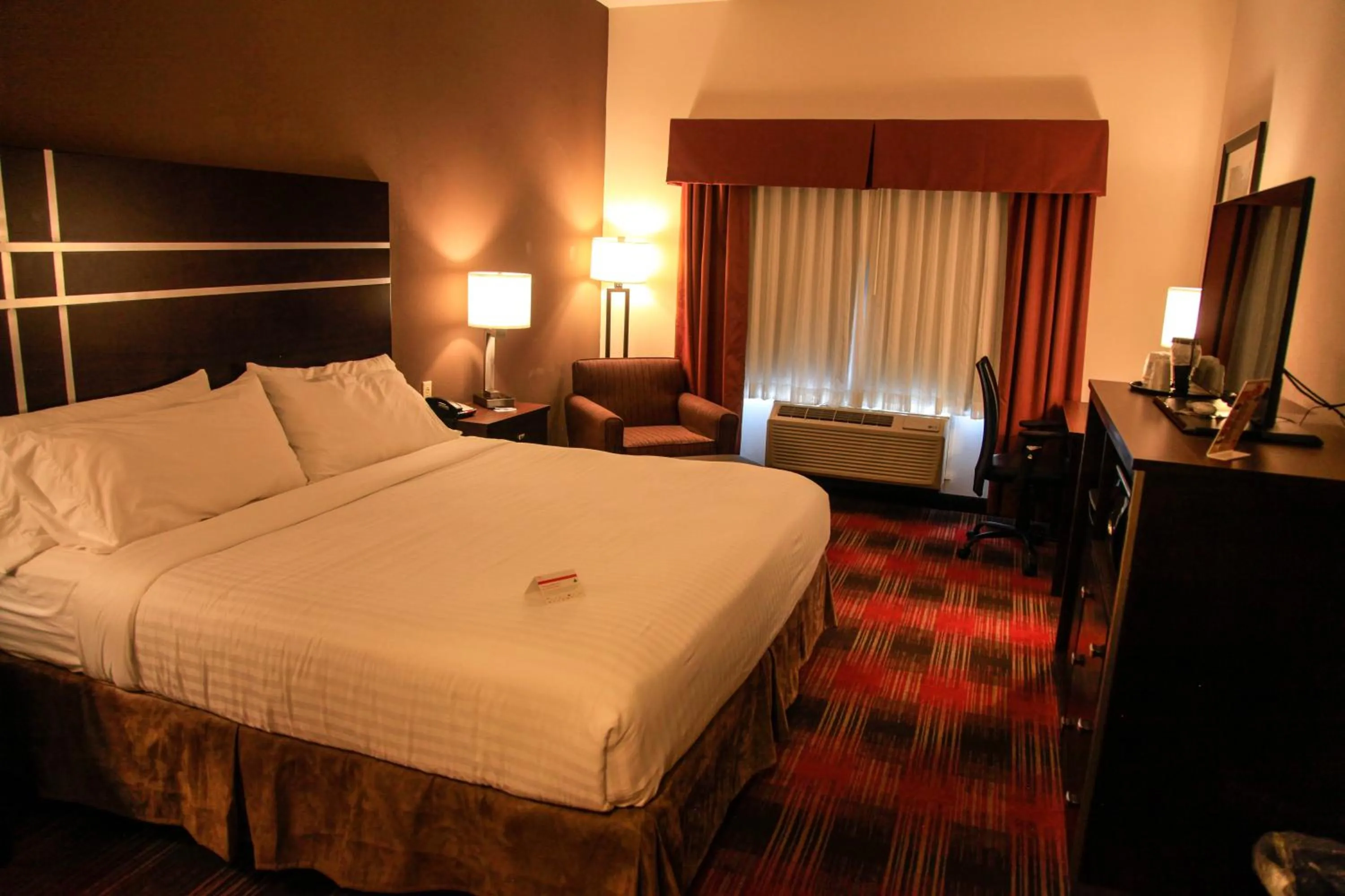 Photo of the whole room in Holiday Inn Express & Suites Cumberland - La Vale by IHG