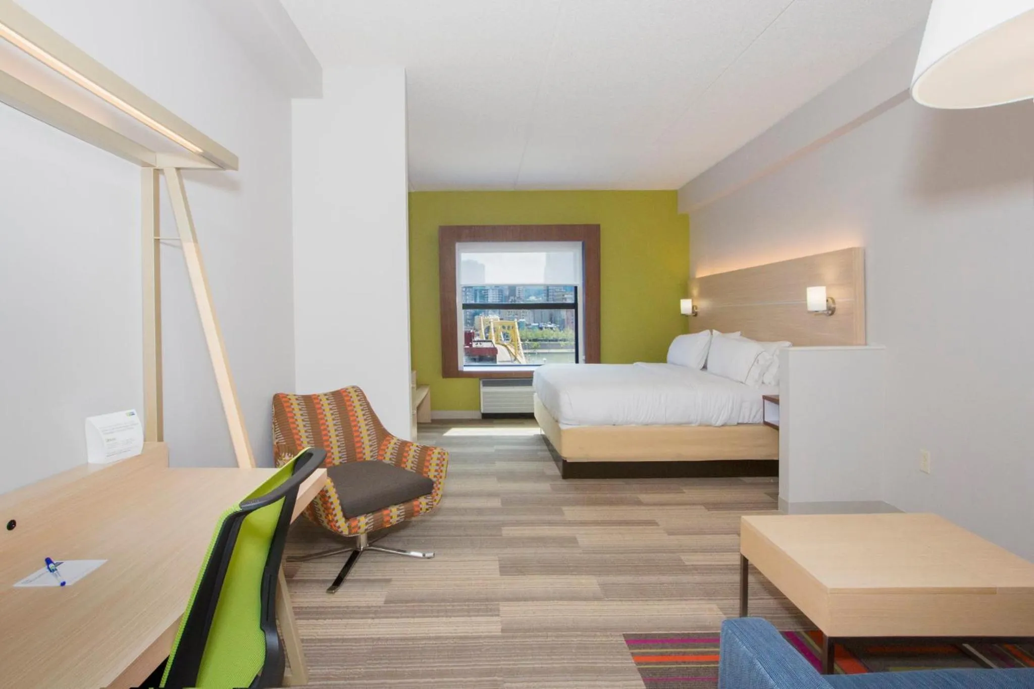 Photo of the whole room, Bed in Holiday Inn Express & Suites Pittsburgh North Shore by IHG