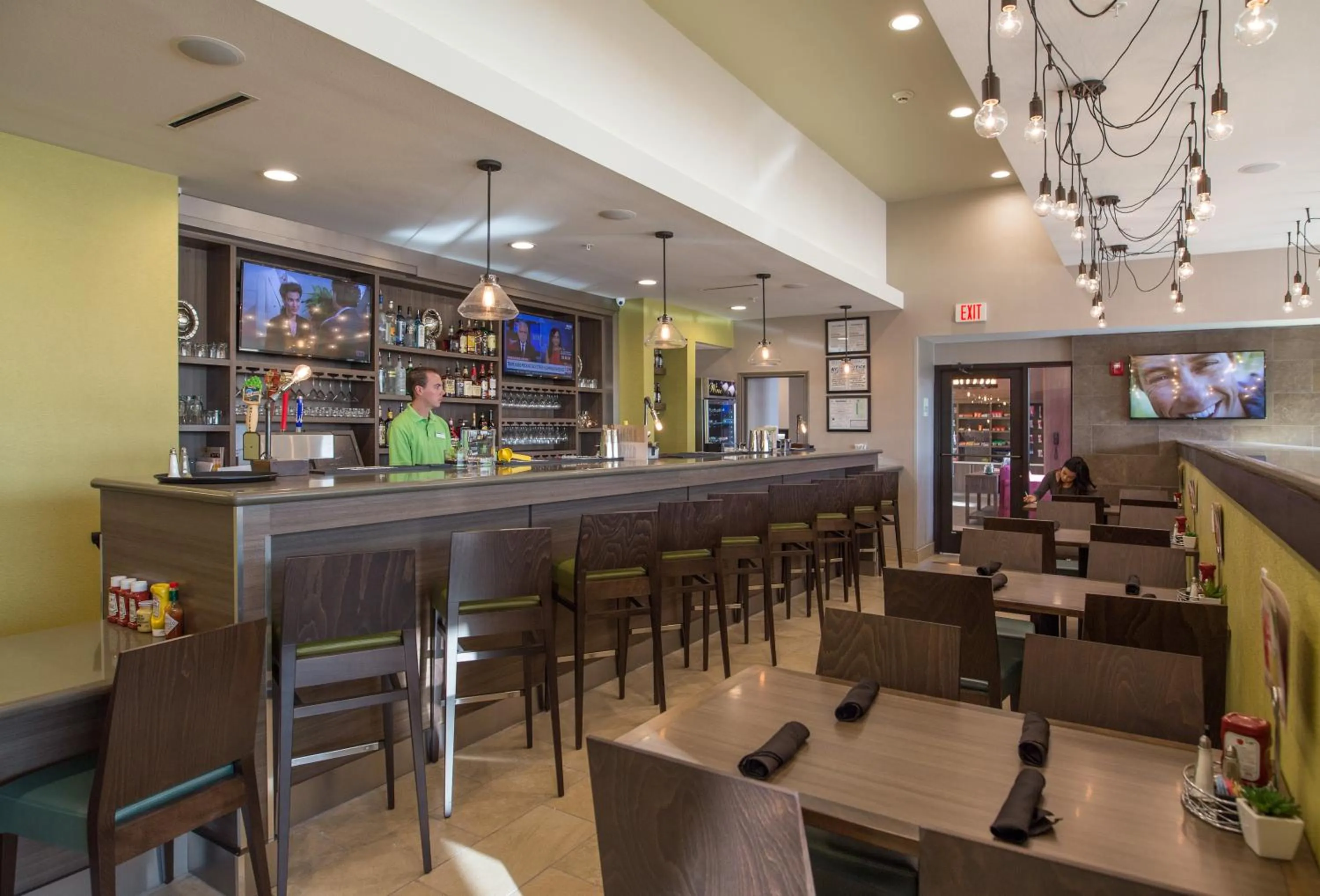 Restaurant/places to eat in Holiday Inn San Marcos Convention Center by IHG