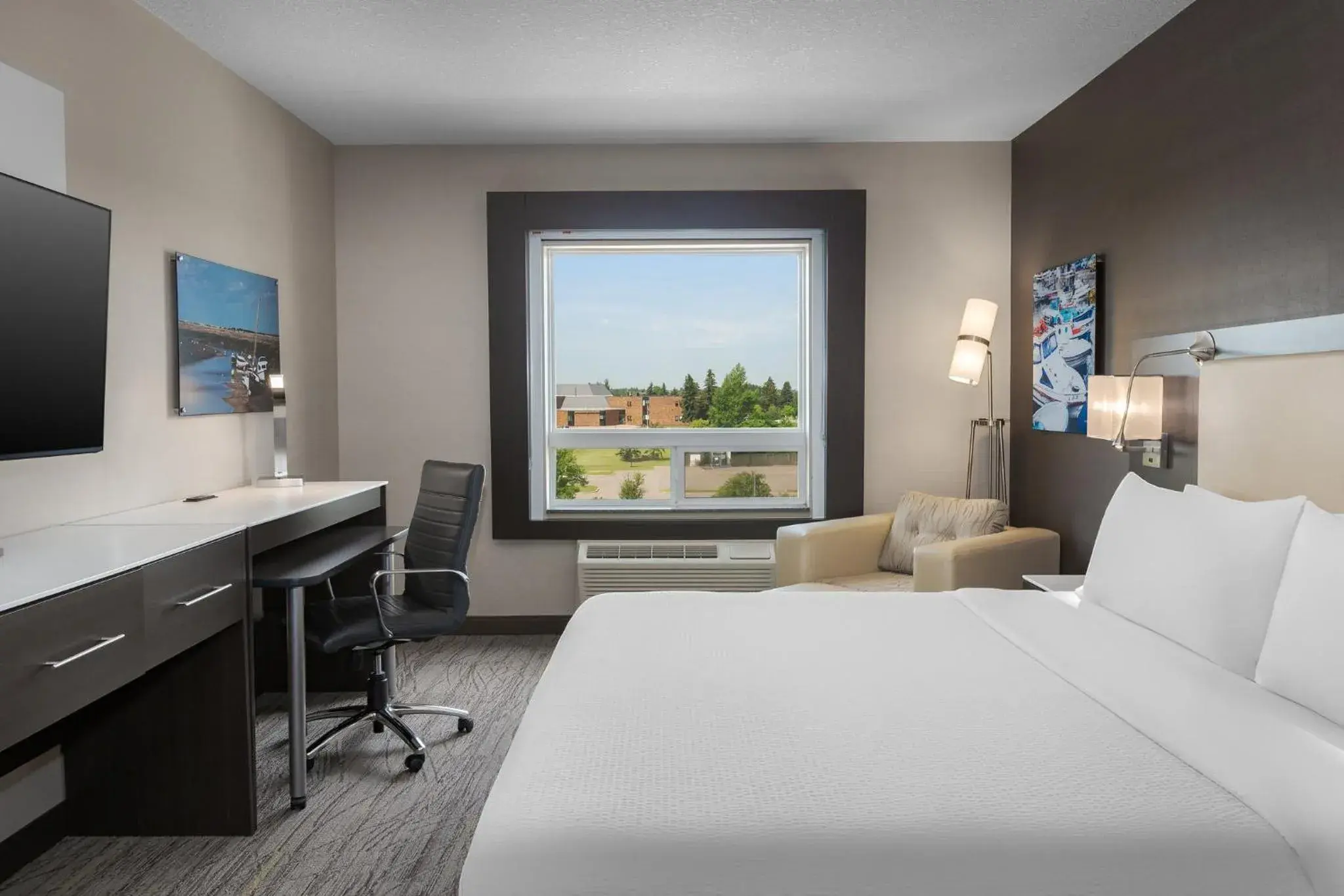 King Suite in Holiday Inn Express & Suites Cold Lake by IHG King Suite in Holiday Inn Express & Suites Cold Lake by IHG