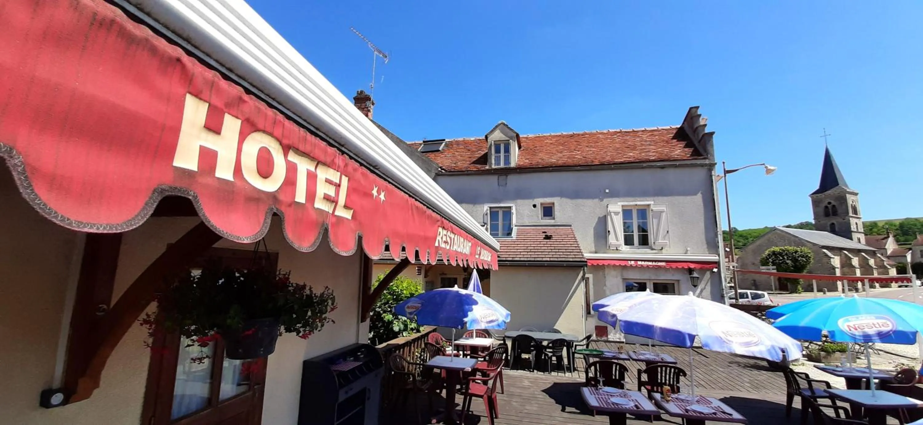 Restaurant/places to eat in Le Marmagne