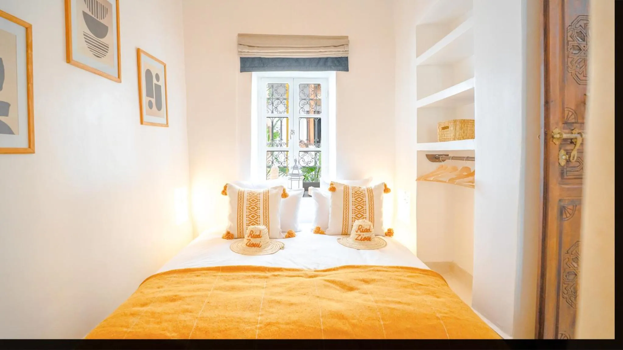 Small Double Room in Riad Dar Zioui