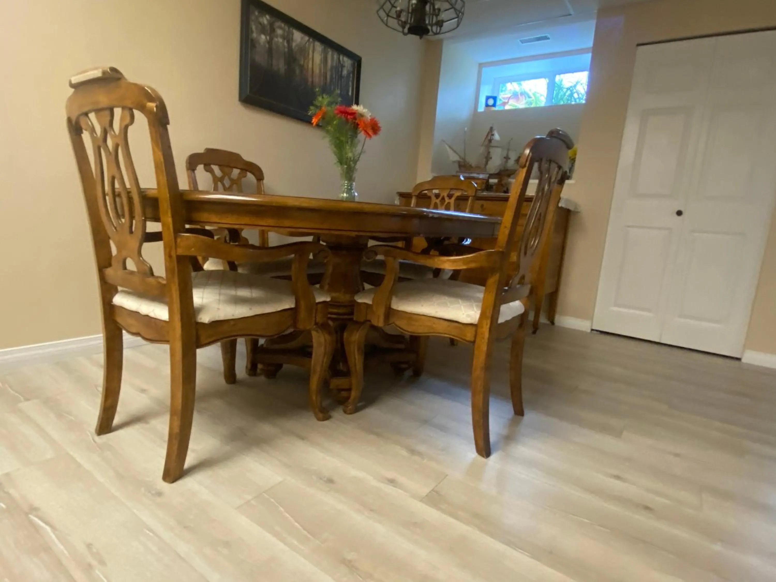 Dining area in Remo Ridge Bed N Breakfast