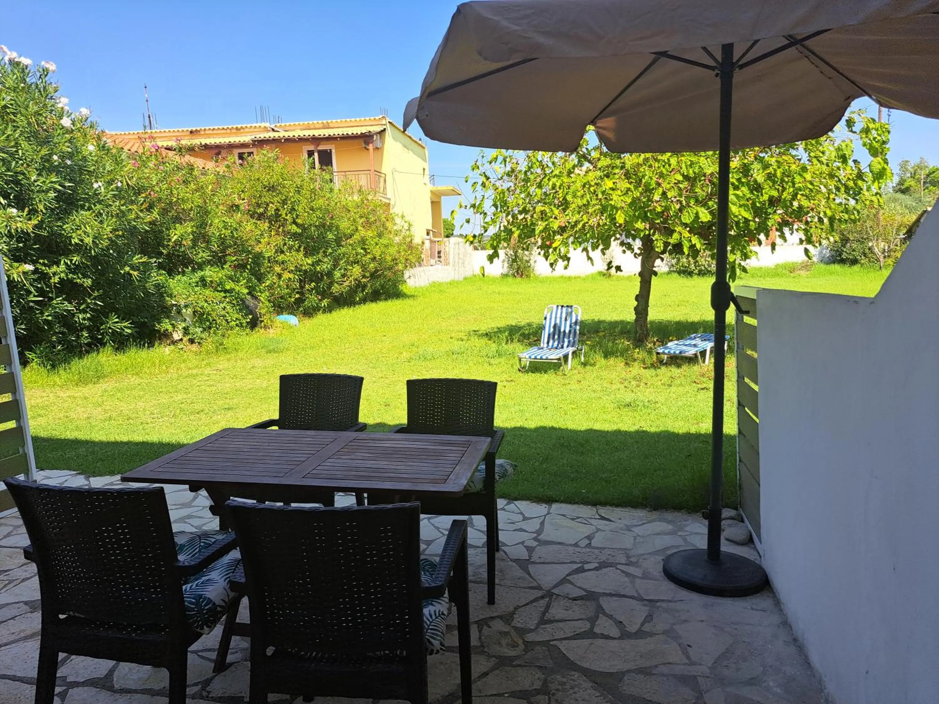 Foivos Seaside Apartments