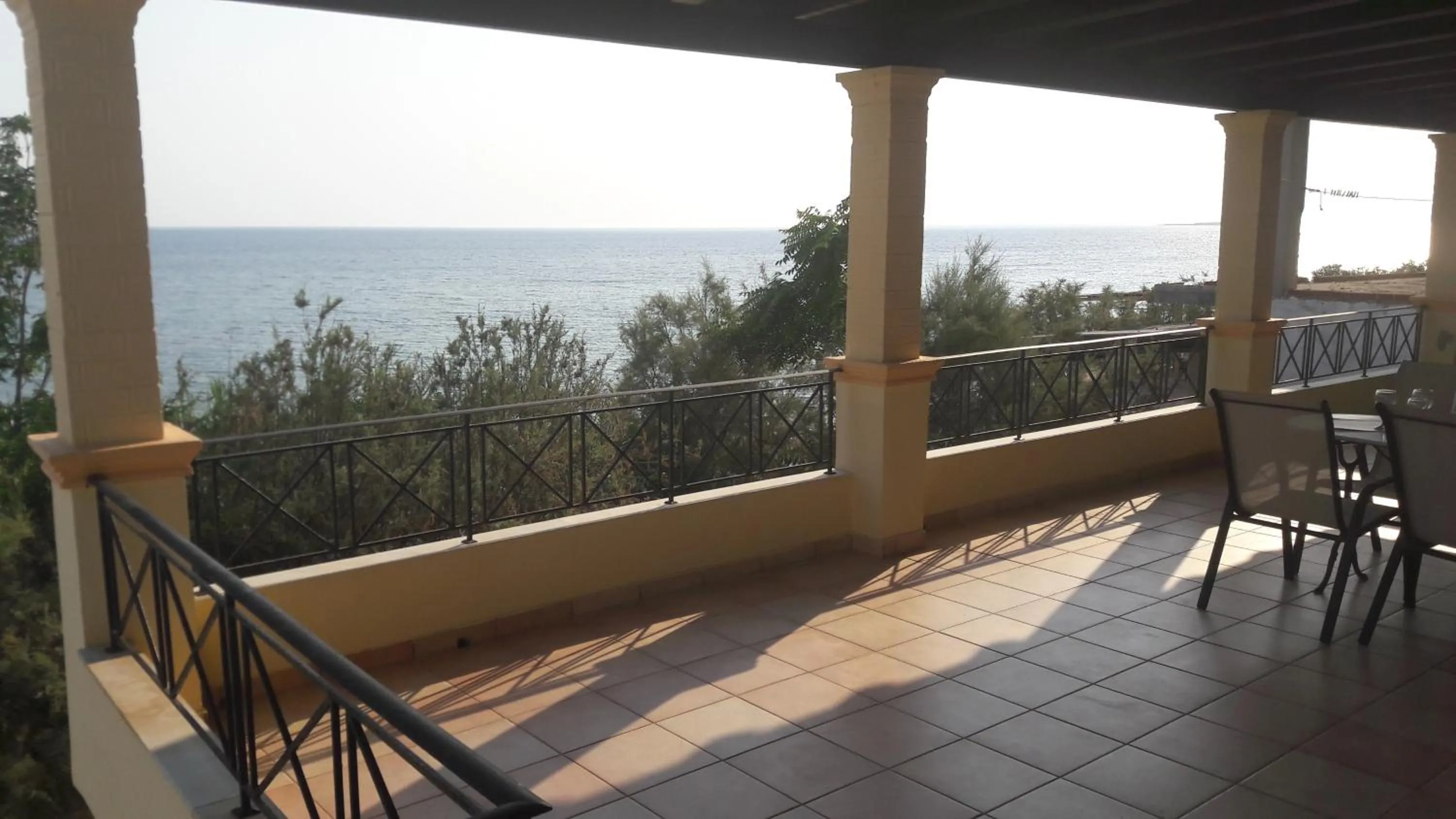 Foivos Seaside Apartments