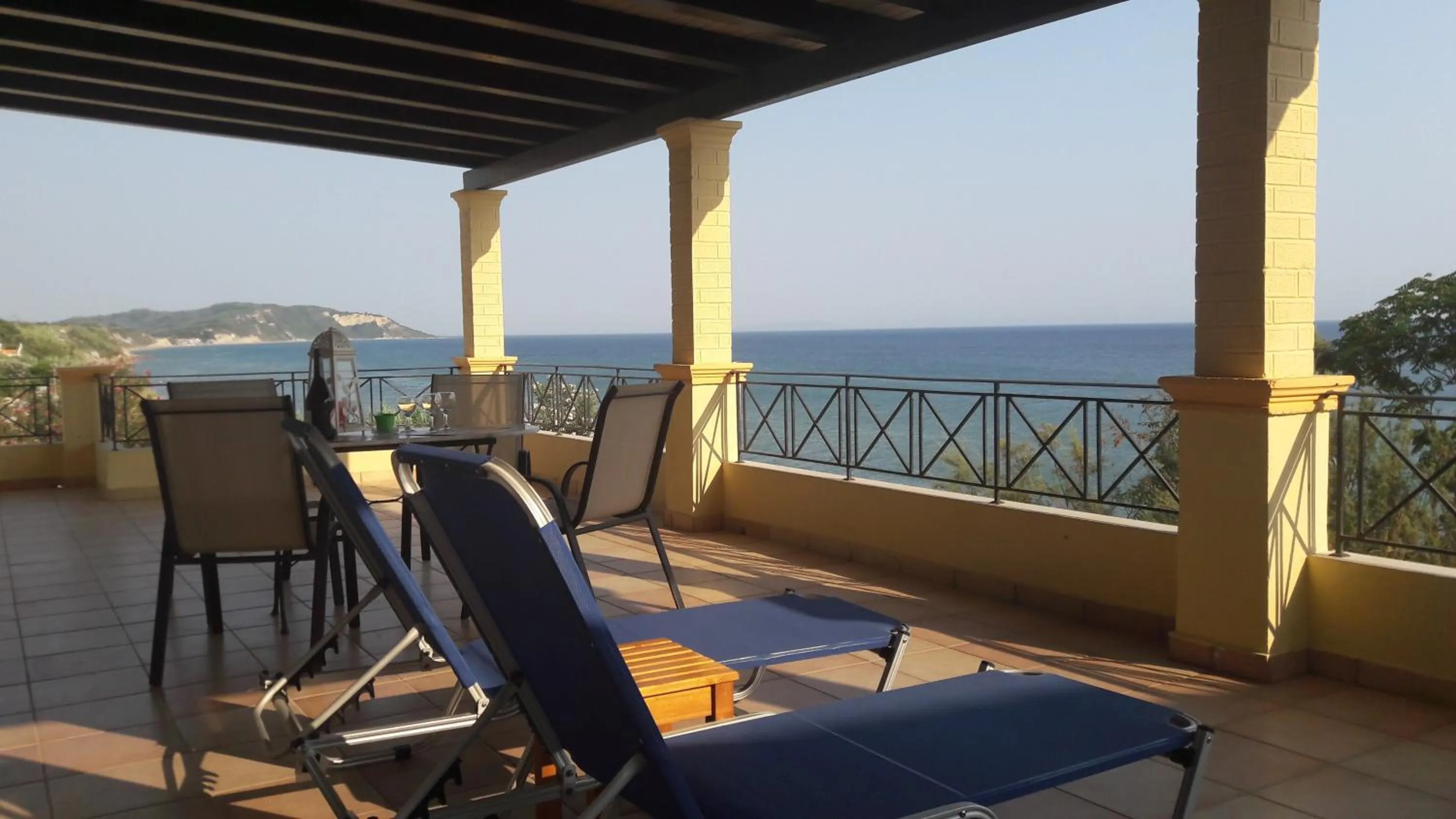 Foivos Seaside Apartments