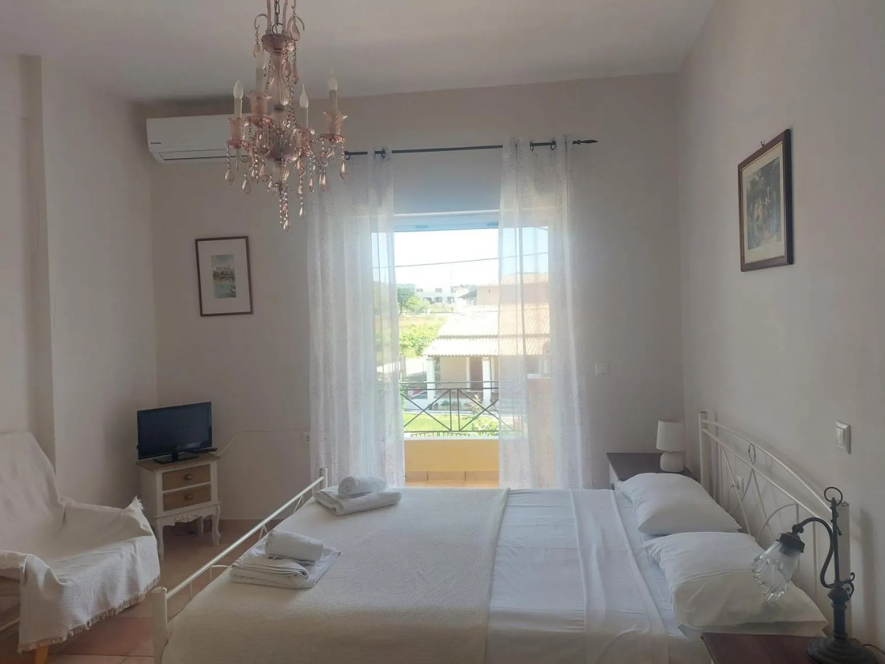 Bed in Foivos Seaside Apartments