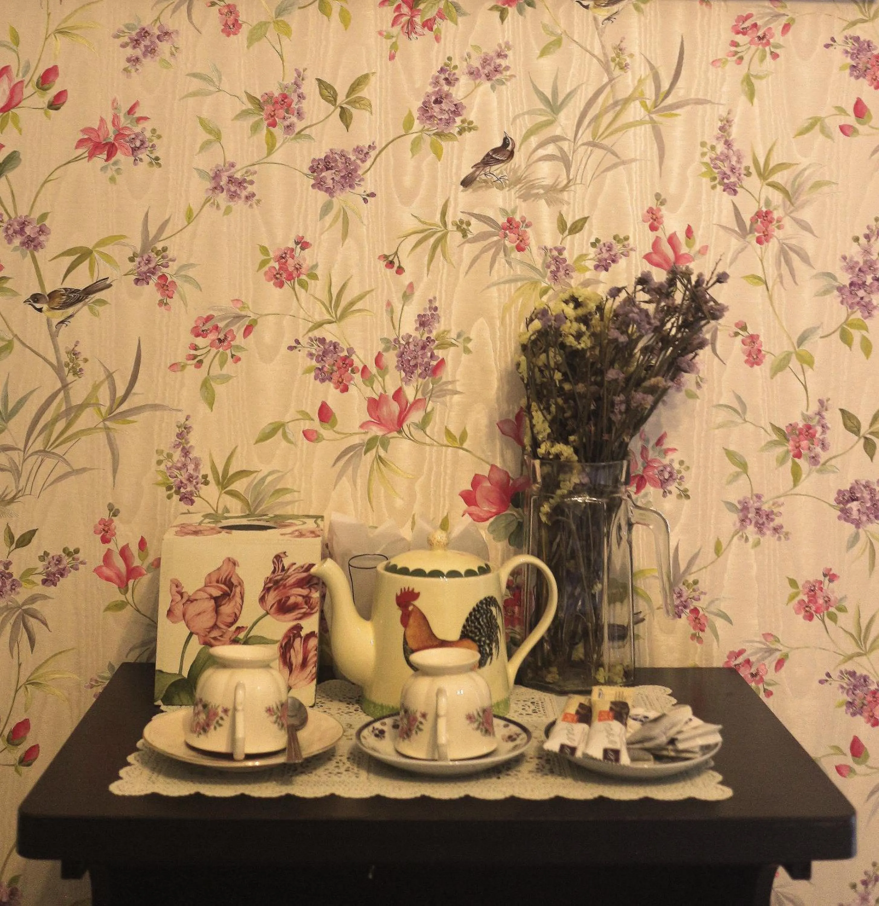 Coffee/tea facilities in The London Tearoom