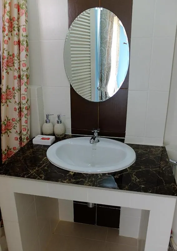 Bathroom in The London Tearoom