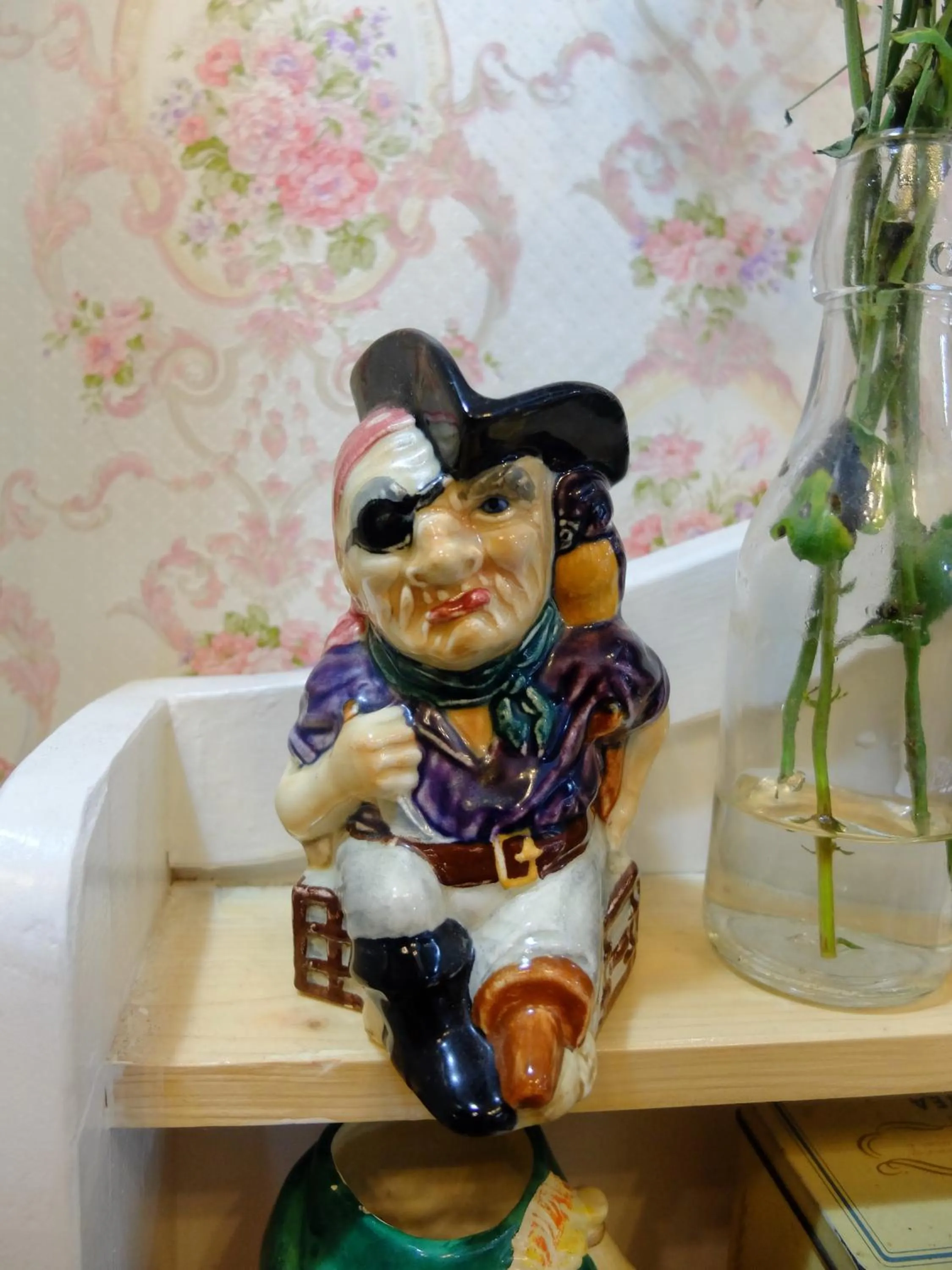 Decorative detail in The London Tearoom