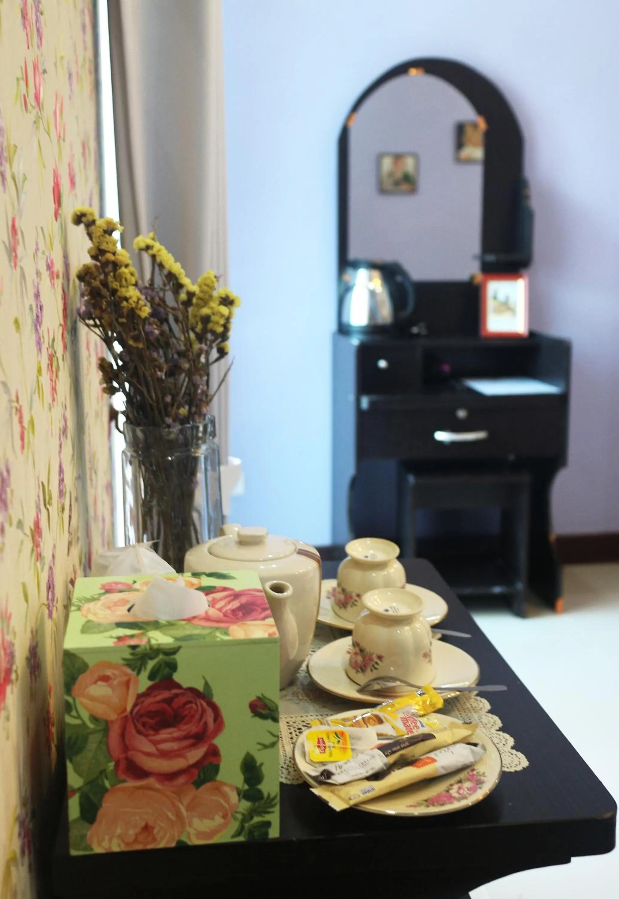 Decorative detail in The London Tearoom