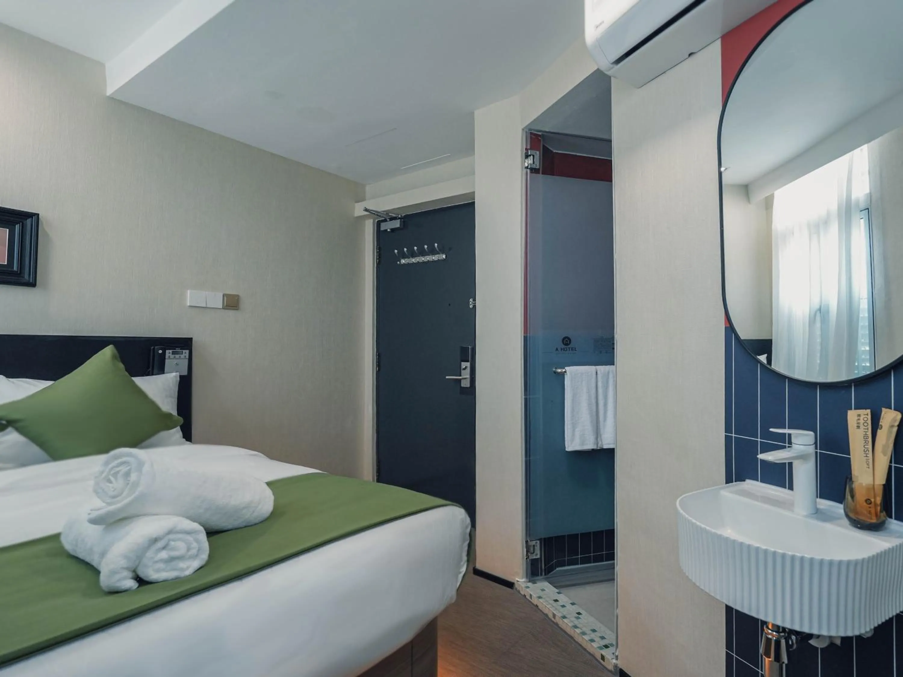 Bed in A Hotel Chinatown- Stay From 8PM To 9AM