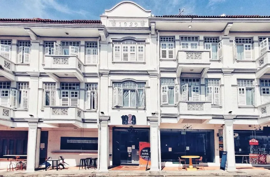 A Hotel Chinatown- Stay From 8PM To 9AM