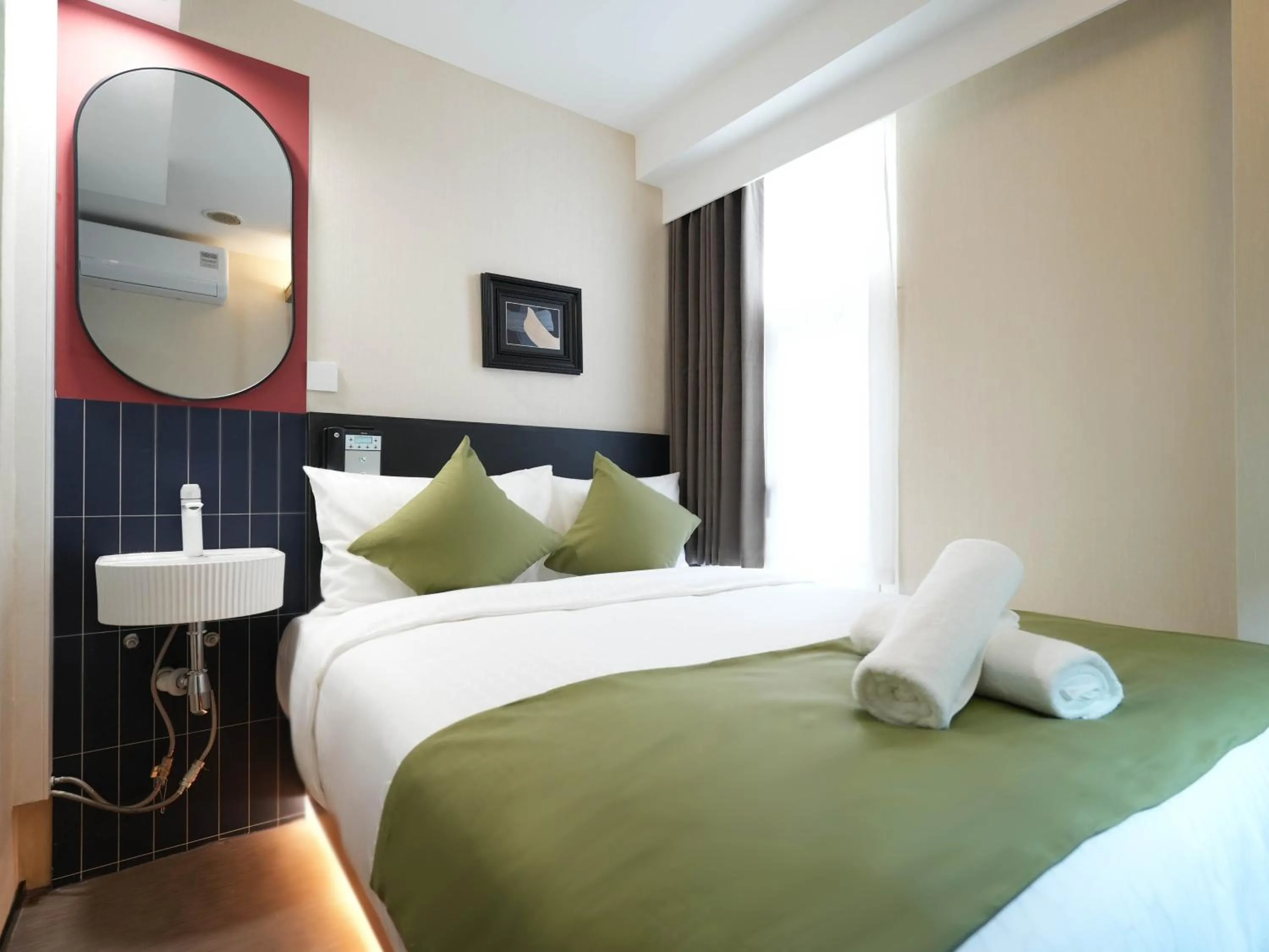 Bed in A Hotel Chinatown- Stay From 8PM To 9AM