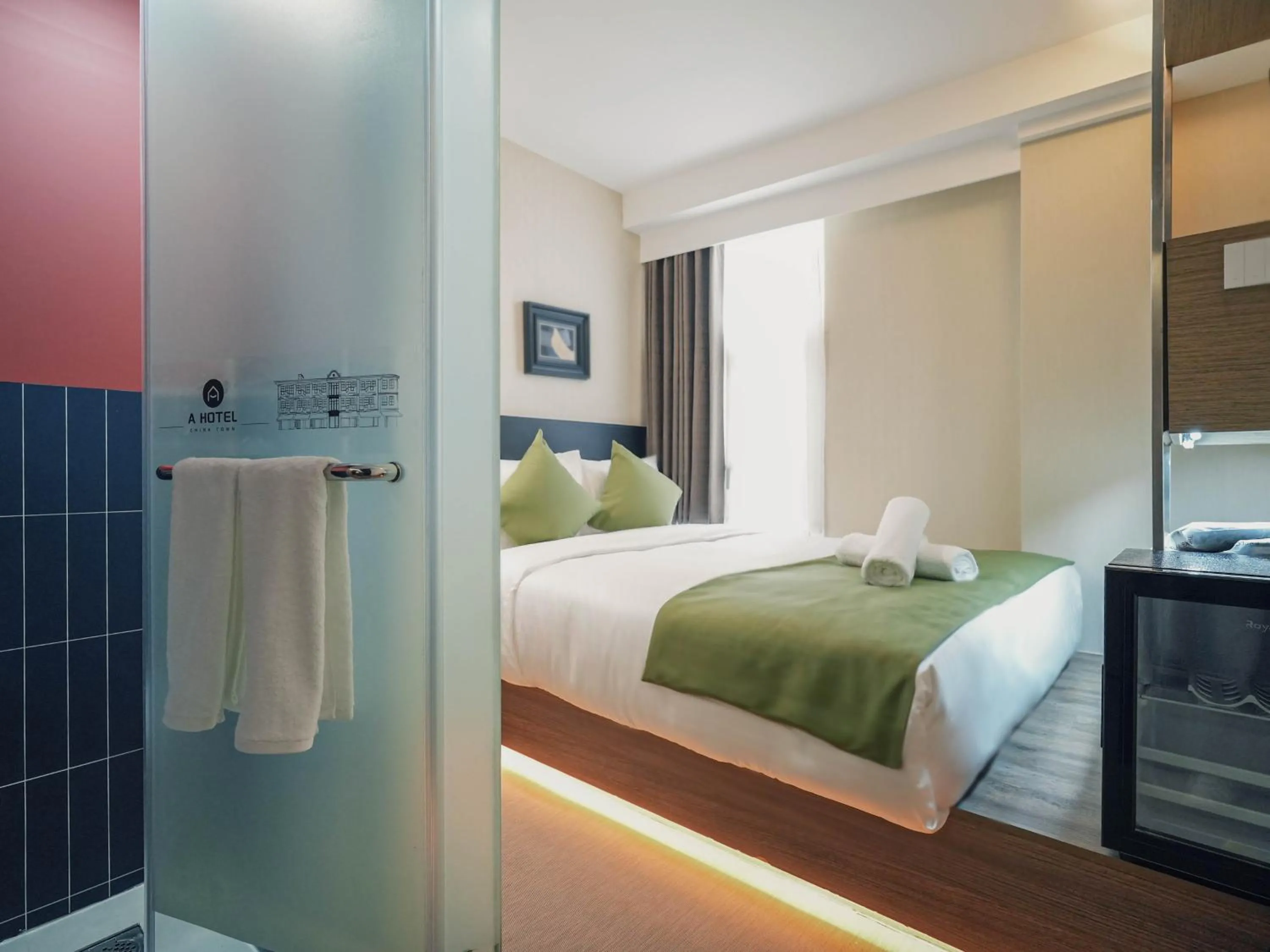 Bed in A Hotel Chinatown- Stay From 8PM To 9AM