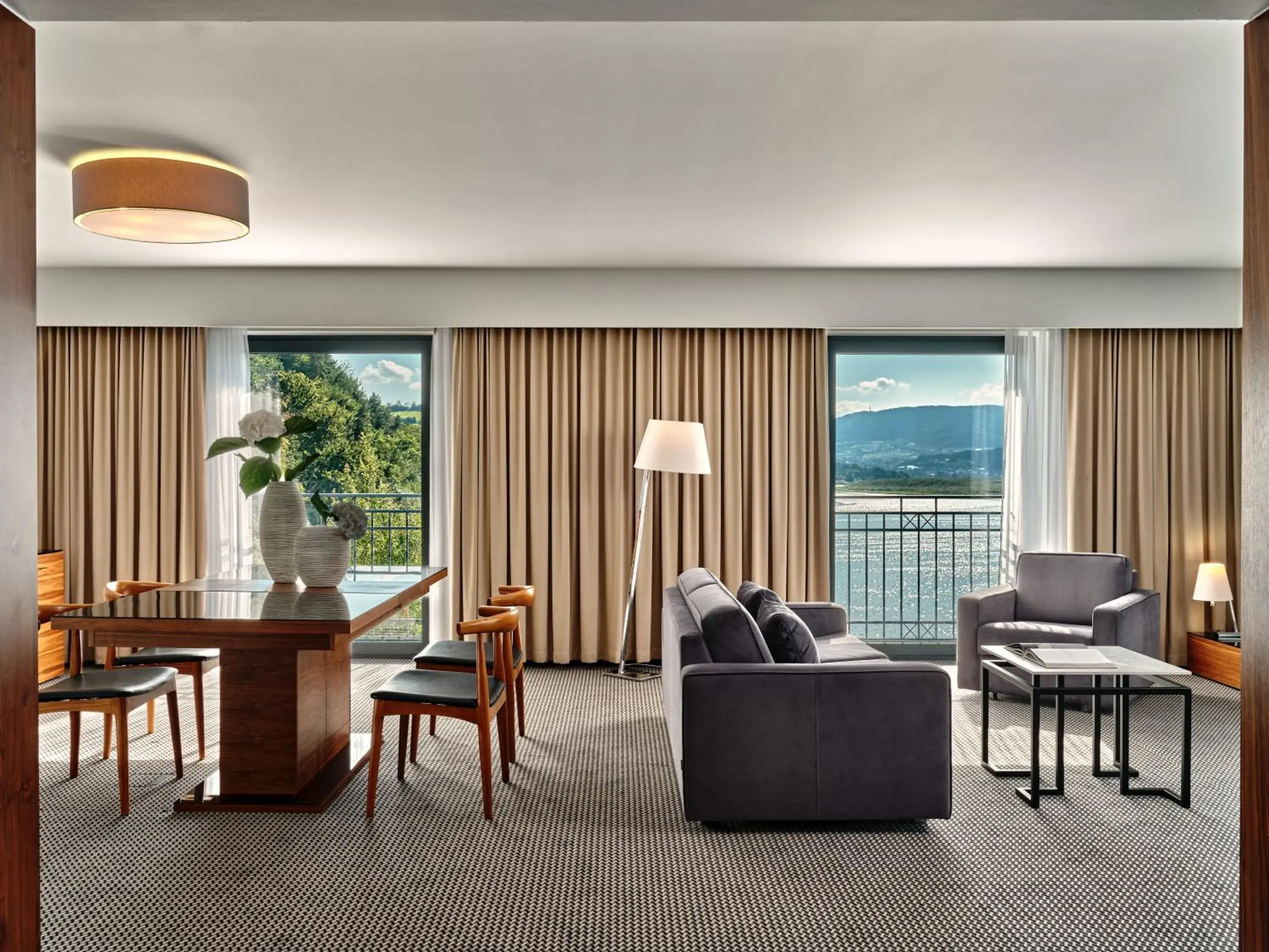 Deluxe Suite with Lake View in Heron Live Hotel Marina & SPA Deluxe Suite with Lake View in Heron Live Hotel Marina & SPA