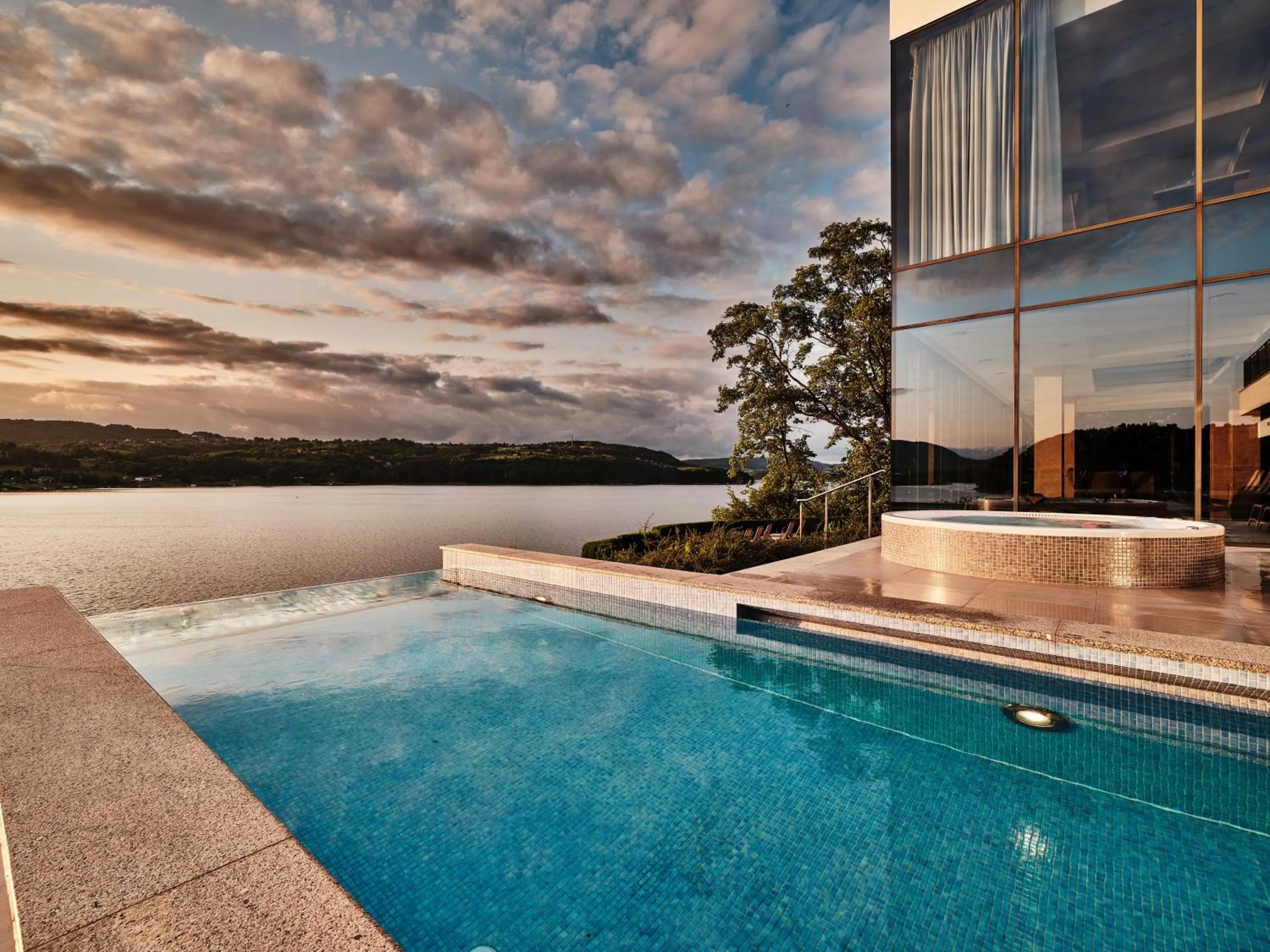 Swimming pool in Heron Live Hotel Marina & SPA