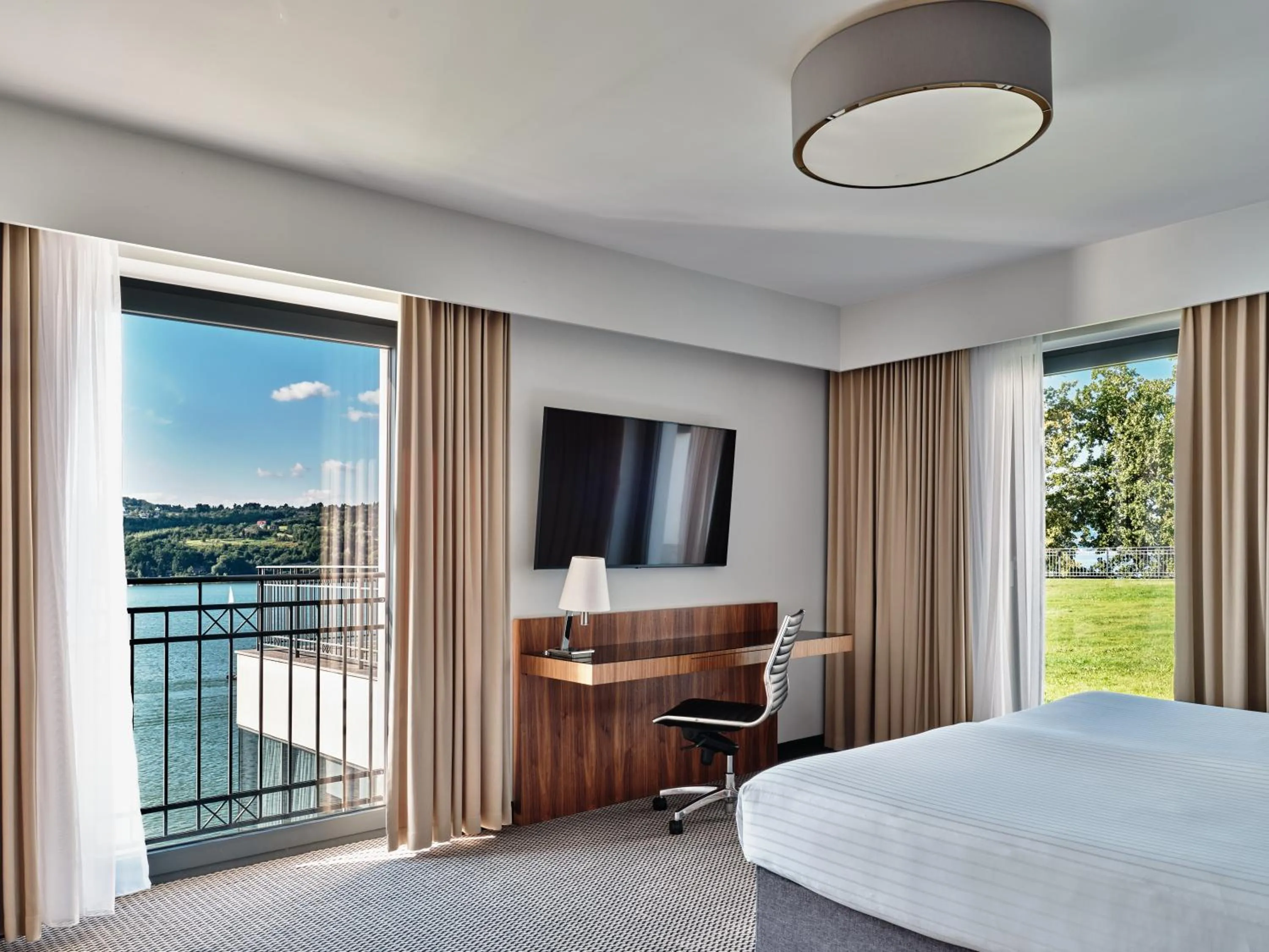 Bed in Heron Live Hotel Marina & SPA