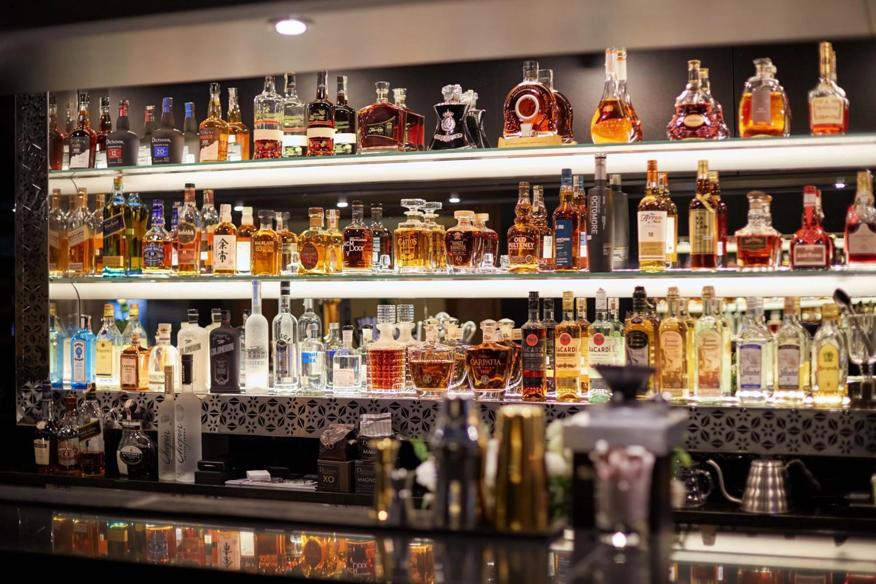 Restaurant/places to eat in Heron Live Hotel Marina & SPA