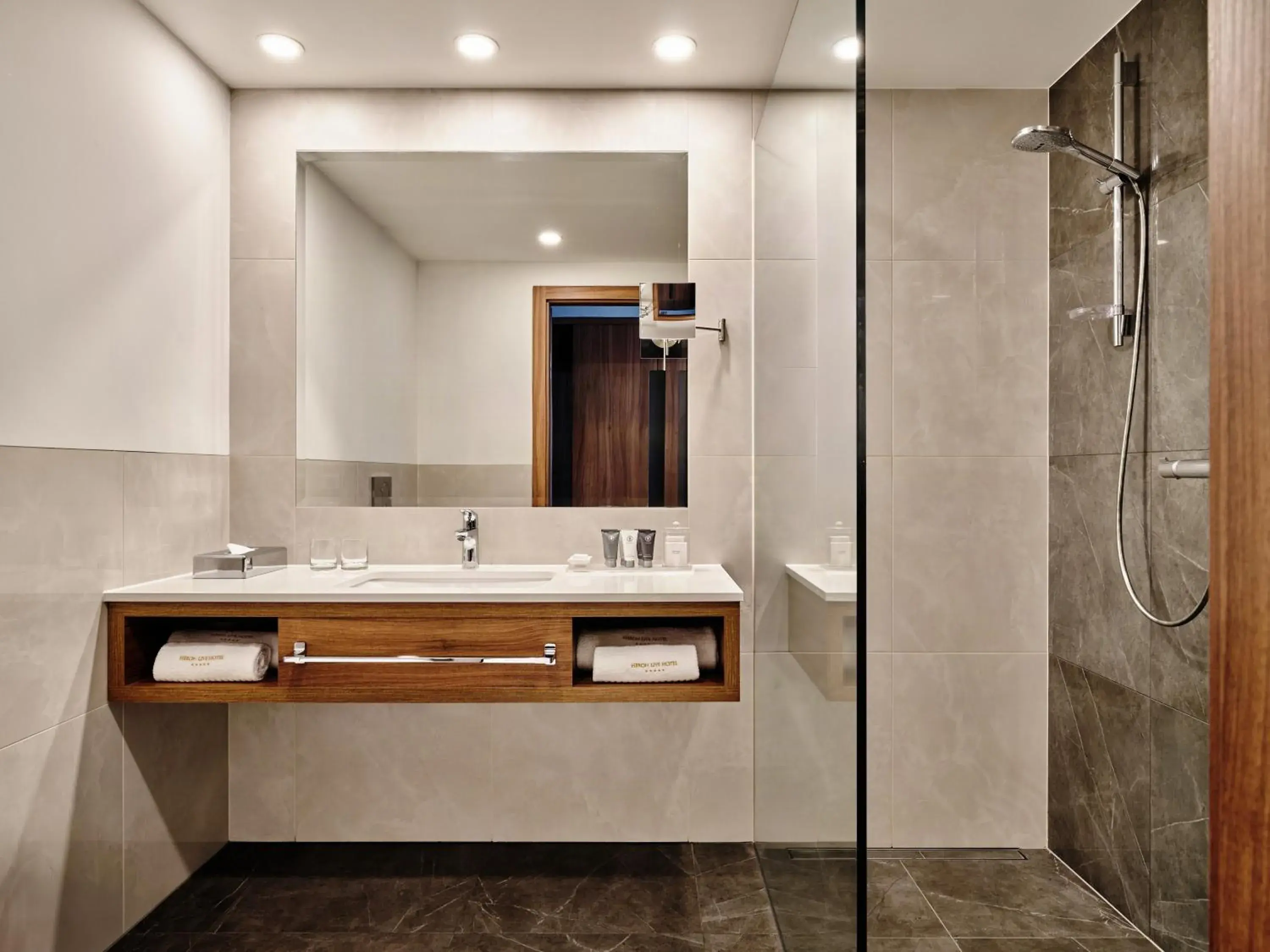 Deluxe Double Room in Heron Live Hotel Marina & SPA Deluxe Double Room in Heron Live Hotel Marina & SPA