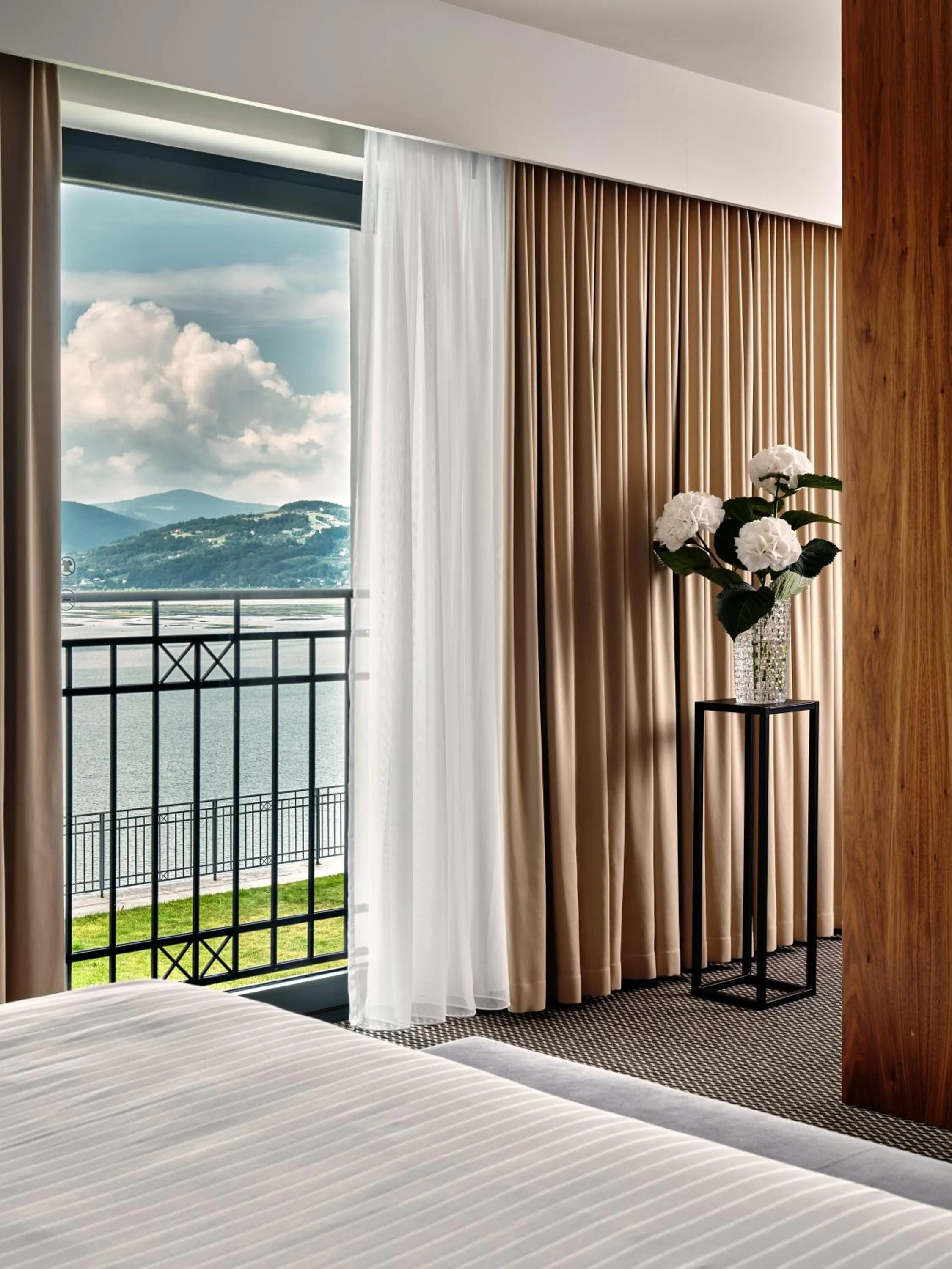 Bed in Heron Live Hotel Marina & SPA