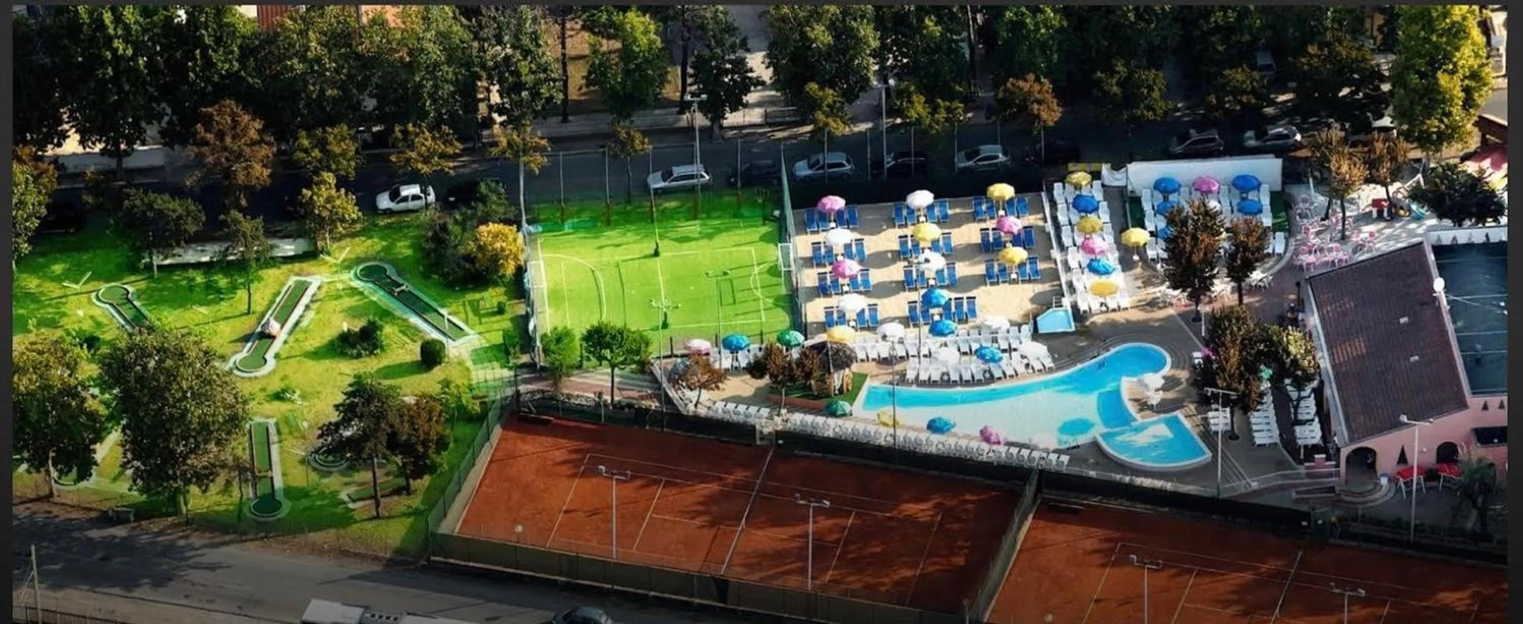 Swimming pool in Hotel Savoia