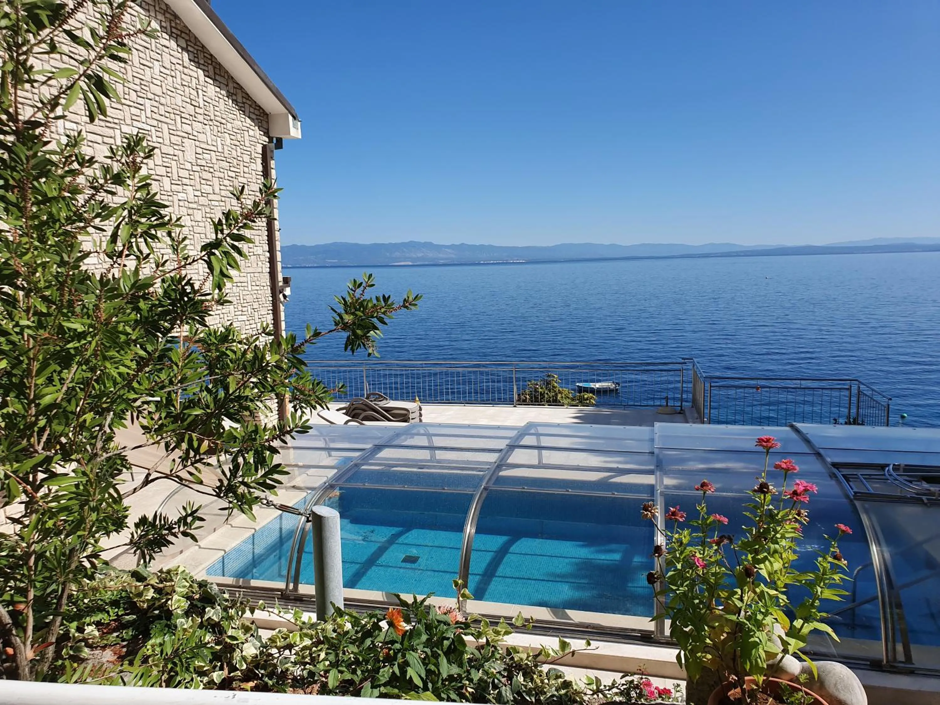 Swimming pool in Villa Kleiner