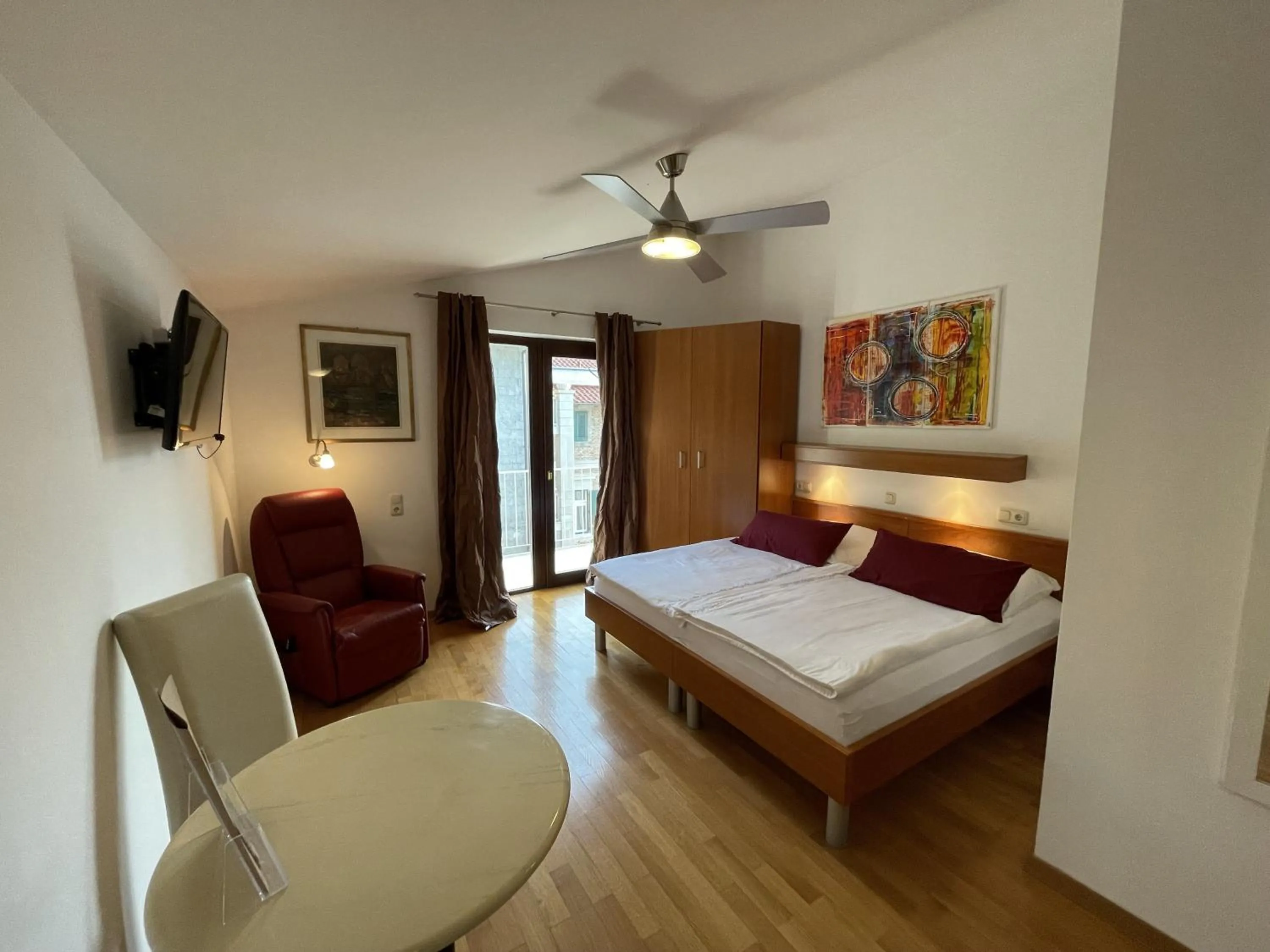Bedroom, Bed in Villa Kleiner