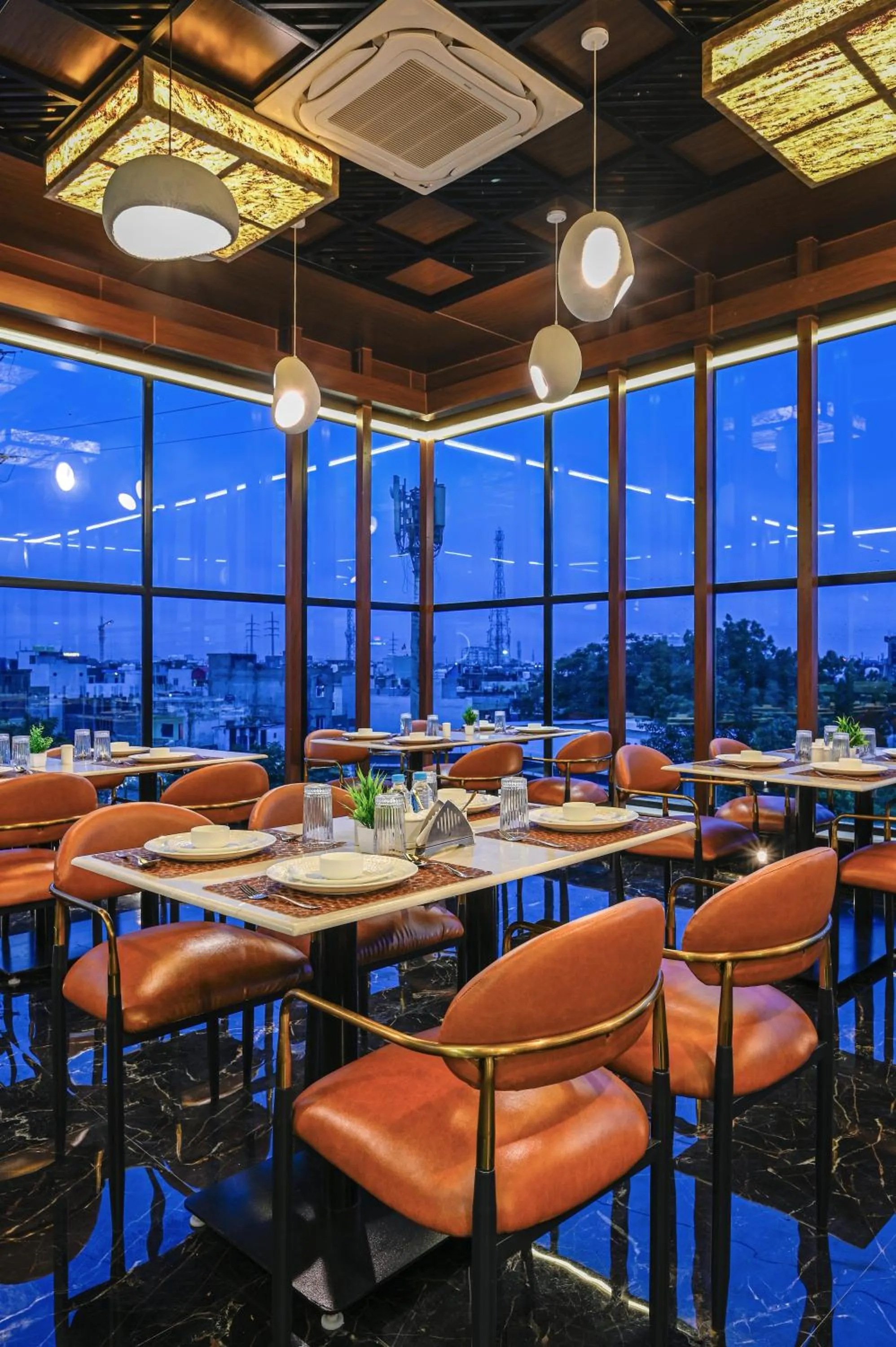 Restaurant/places to eat in Hotel Grand Girdhar Premier