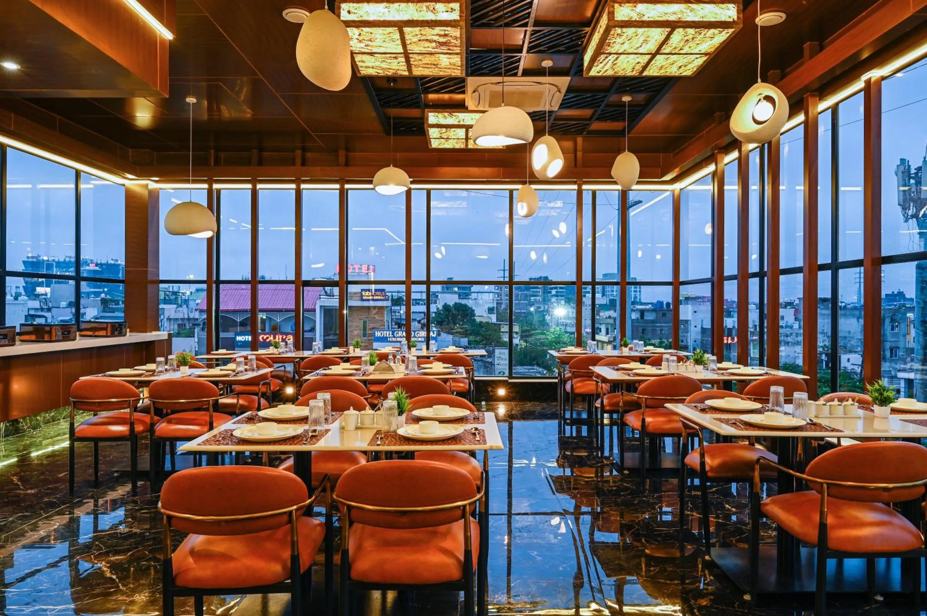 Restaurant/places to eat in Hotel Grand Girdhar Premier