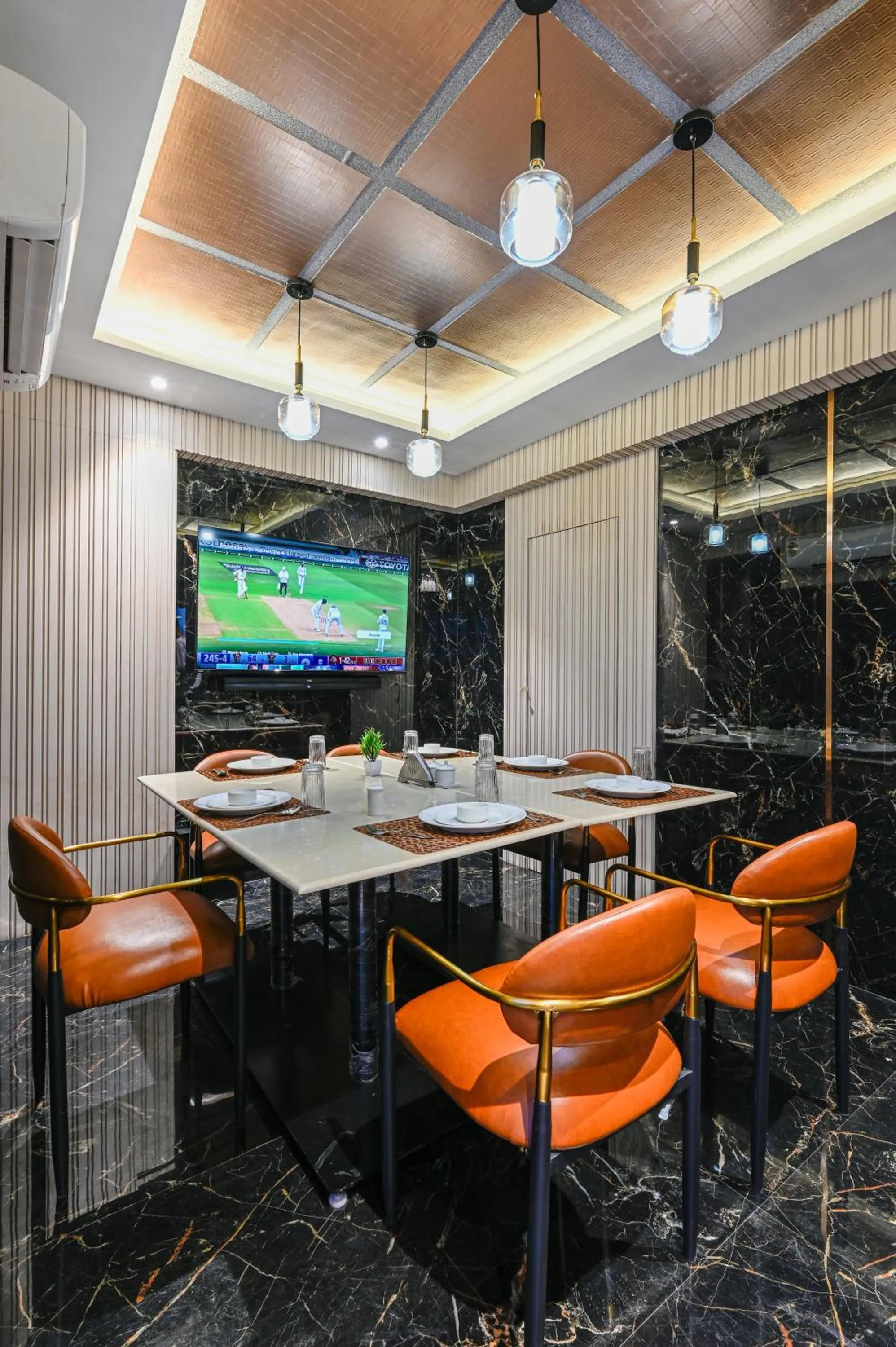 Dining area in Hotel Grand Girdhar Premier