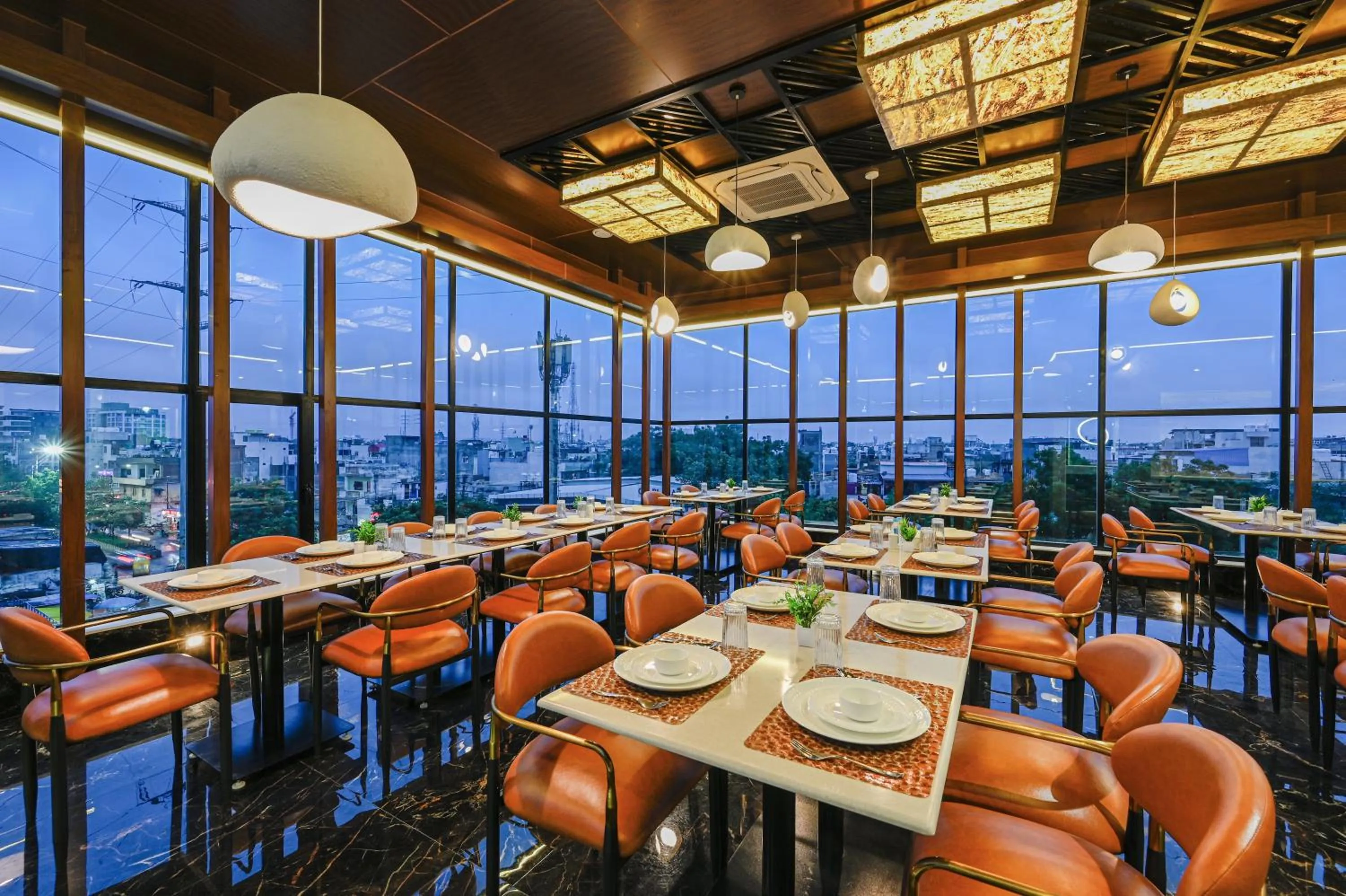 Restaurant/places to eat in Hotel Grand Girdhar Premier