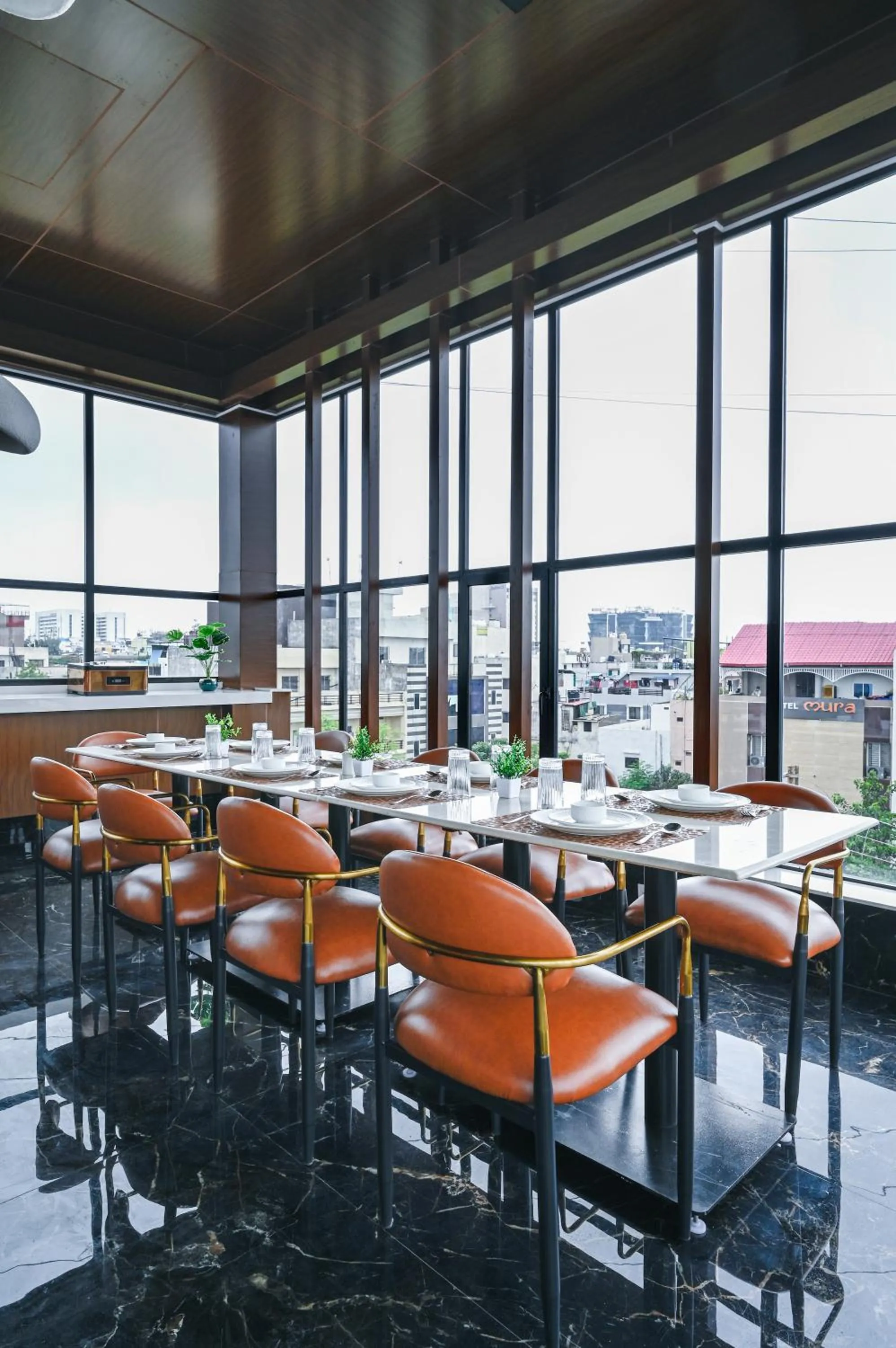 Restaurant/places to eat in Hotel Grand Girdhar Premier