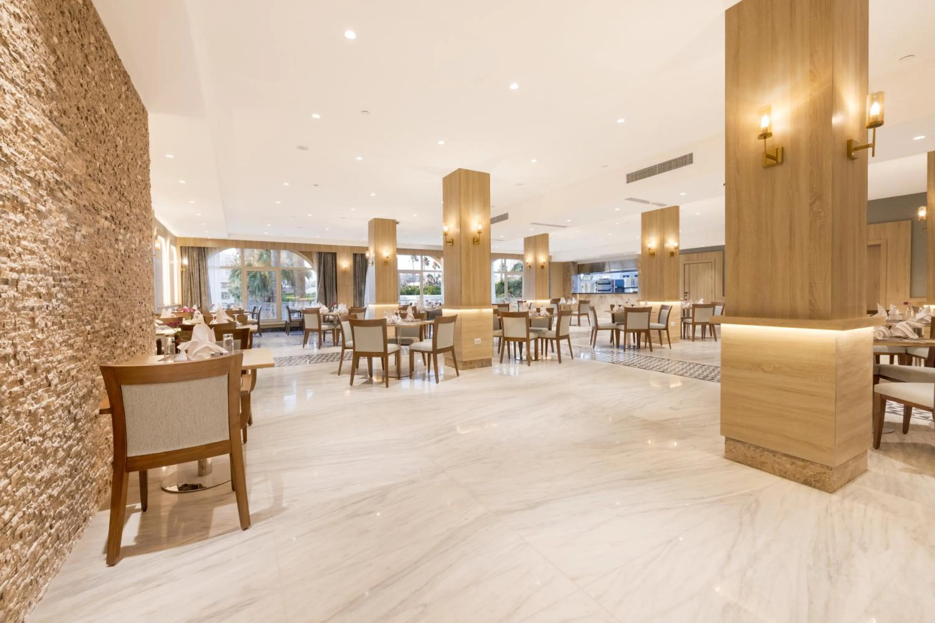 Restaurant/places to eat in Helnan Antoniades Palace Hotel