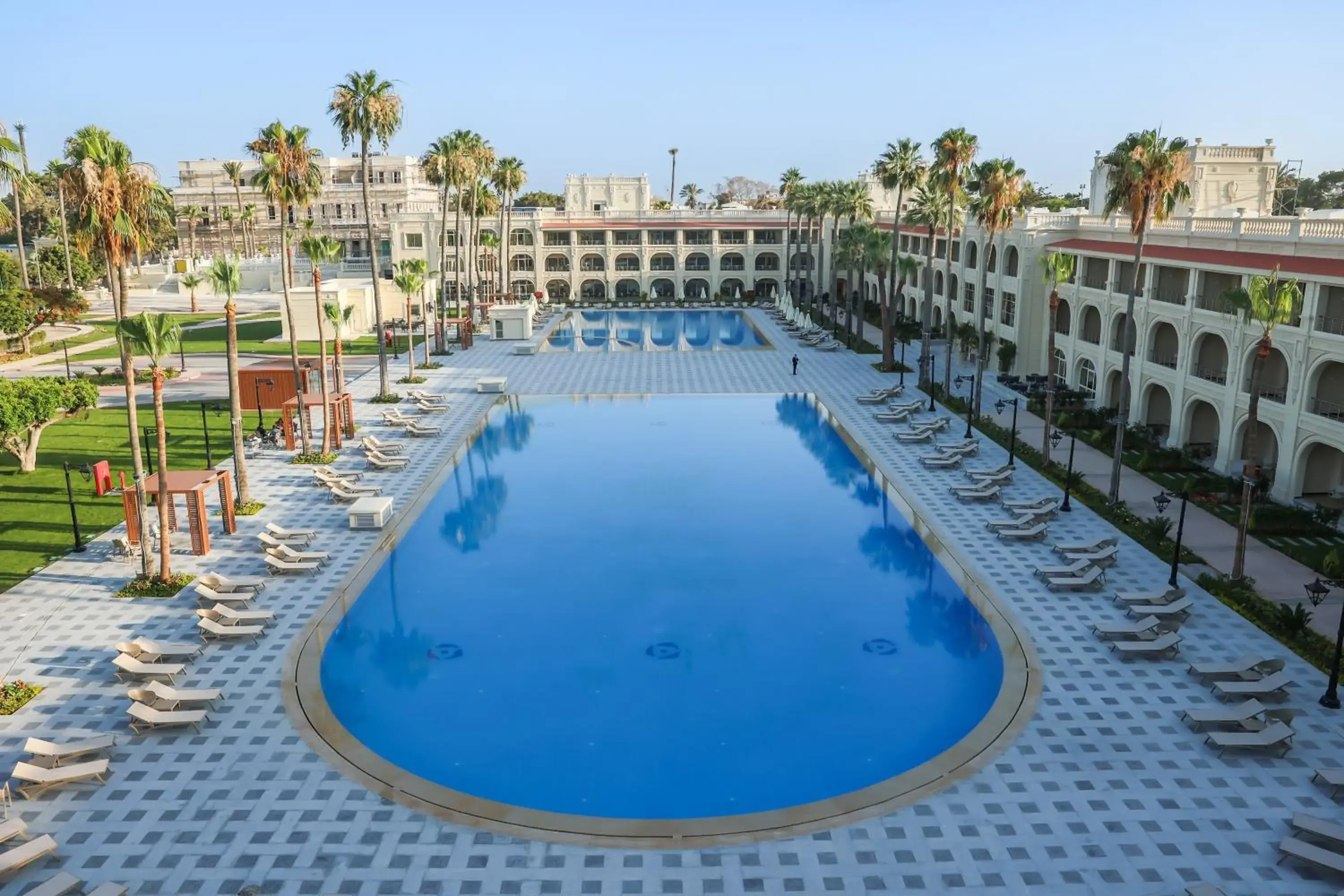 Swimming pool in Helnan Antoniades Palace Hotel Swimming pool in Helnan Antoniades Palace Hotel