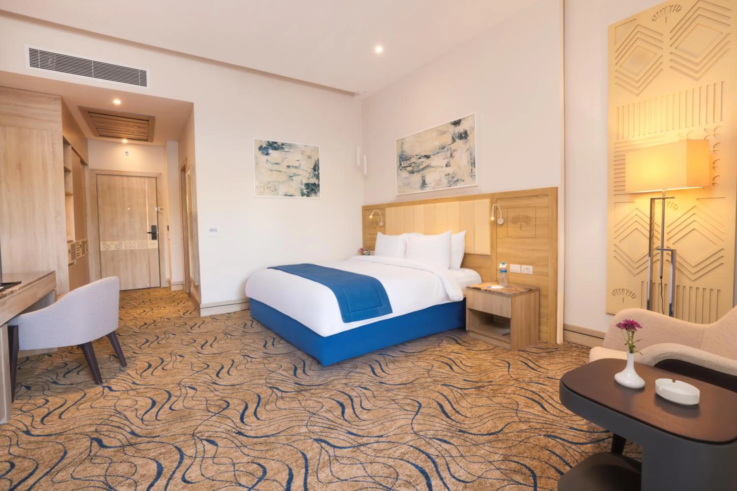 Bed in Helnan Antoniades Palace Hotel