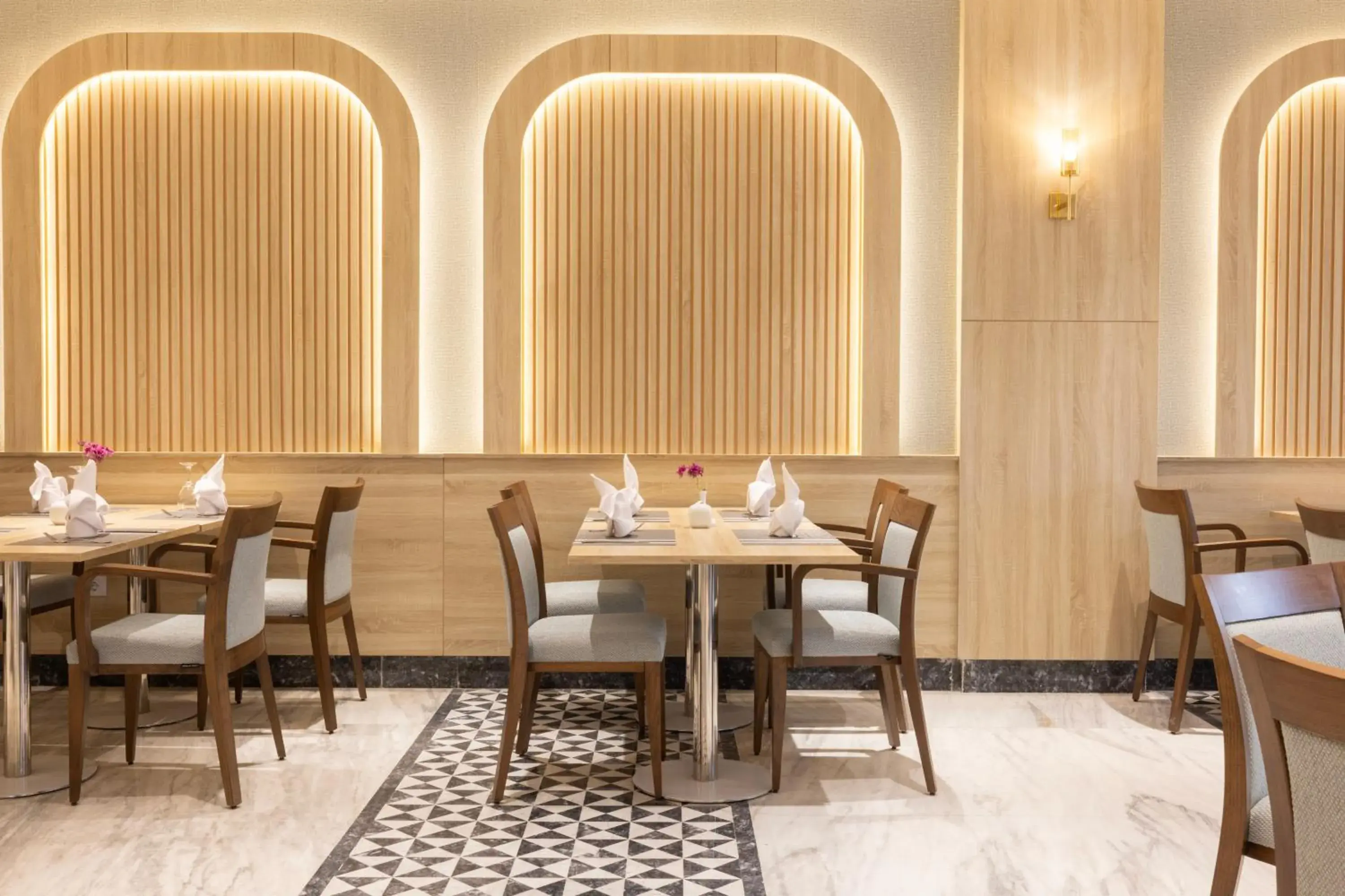 Restaurant/places to eat in Helnan Antoniades Palace Hotel Restaurant/places to eat in Helnan Antoniades Palace Hotel