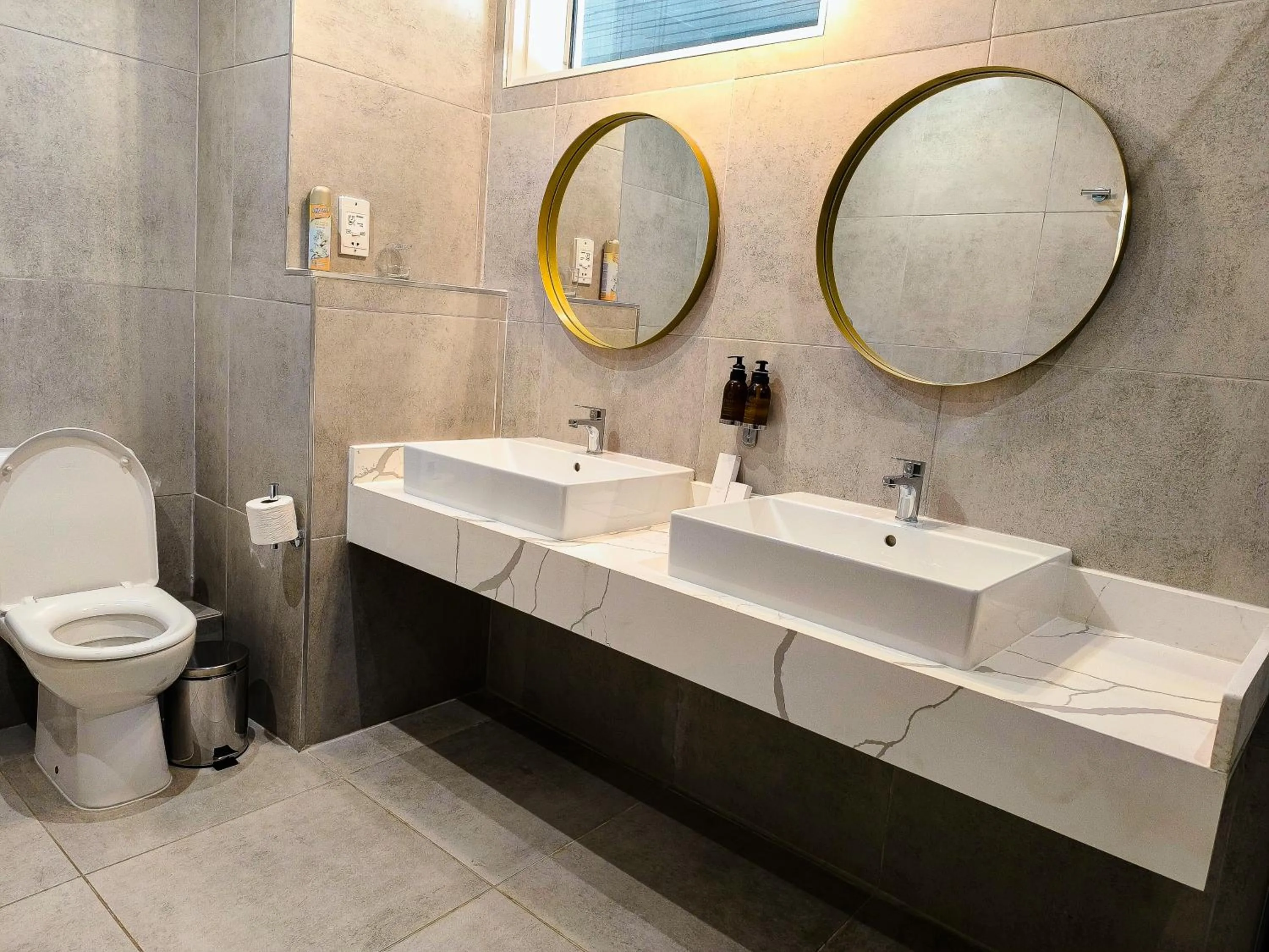 Toilet in Cresta Thapama Hotel