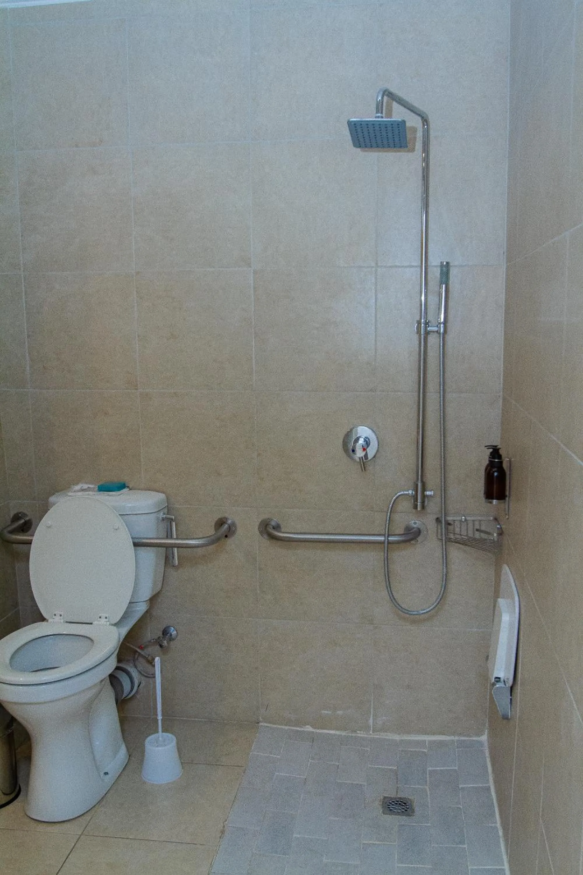 Shower in Cresta Thapama Hotel