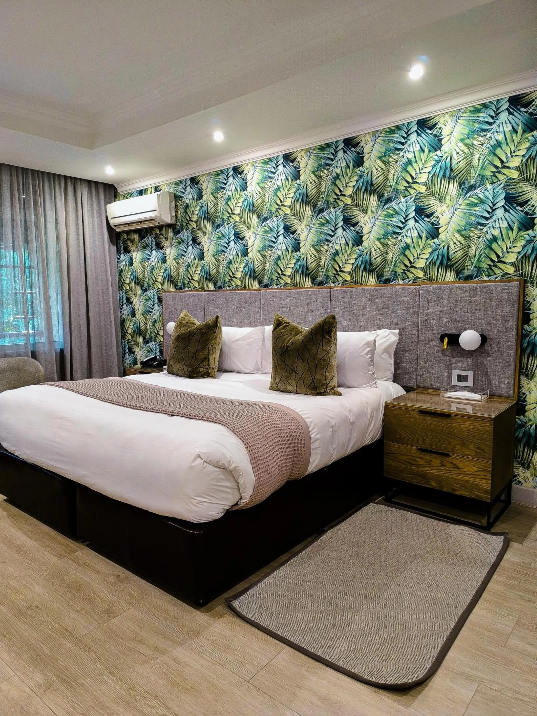 Bed in Cresta Thapama Hotel