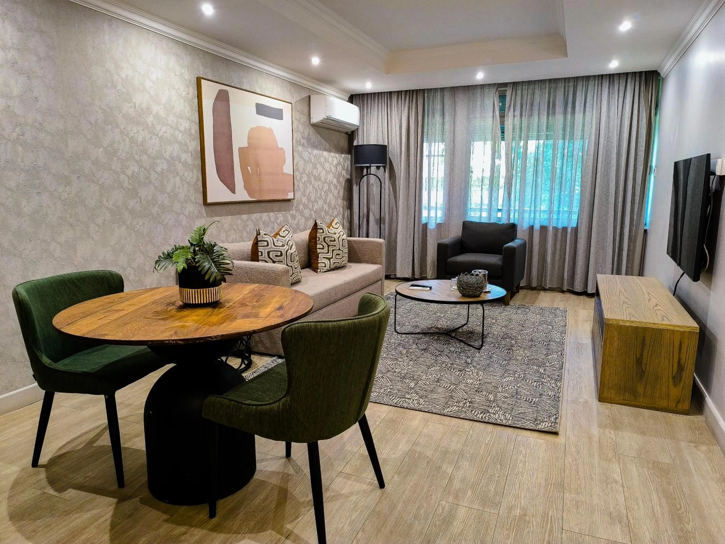 TV and multimedia in Cresta Thapama Hotel