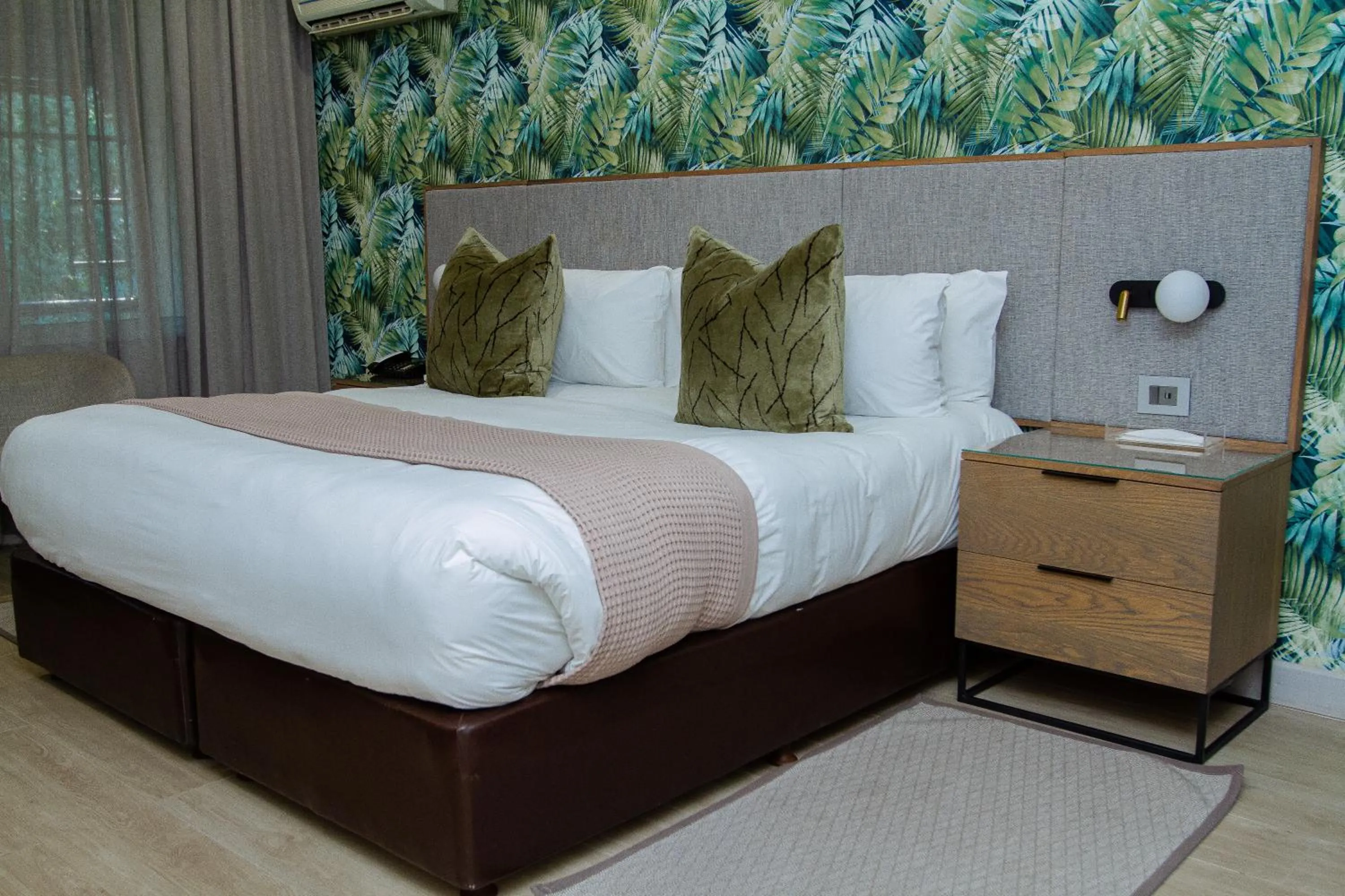 Bed in Cresta Thapama Hotel