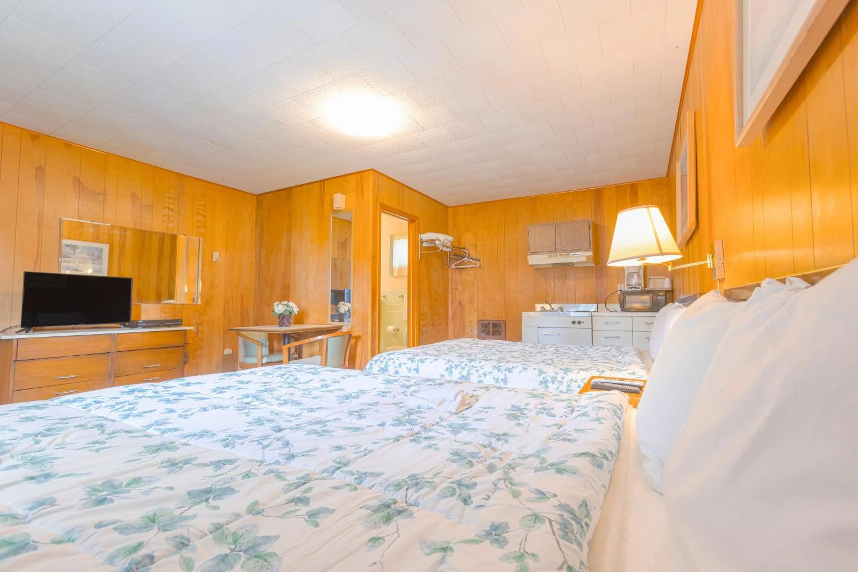 Bedroom, Bed in Parkside Motel by OYO Meadville Conneaut Lake