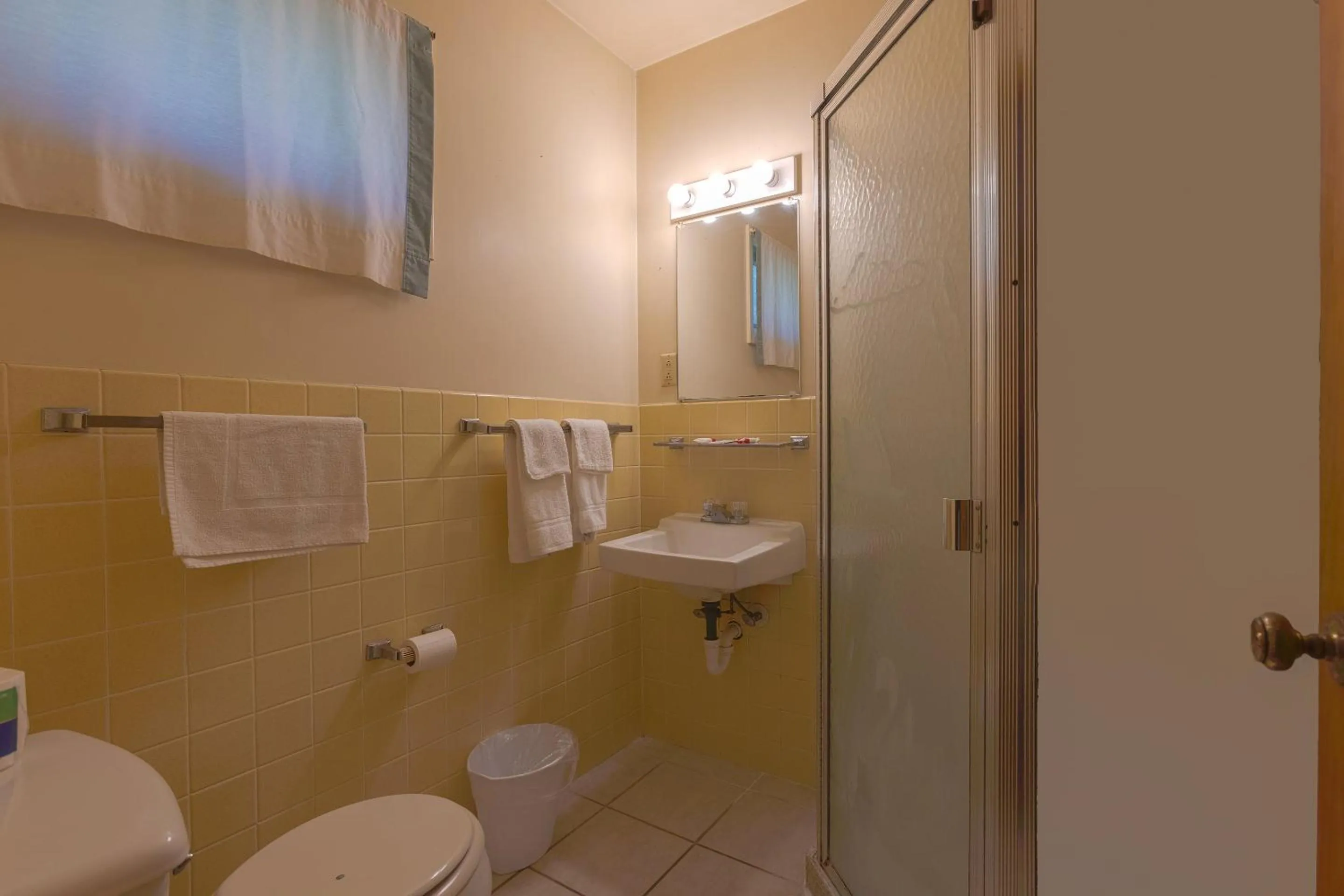 Bathroom in Parkside Motel by OYO Meadville Conneaut Lake