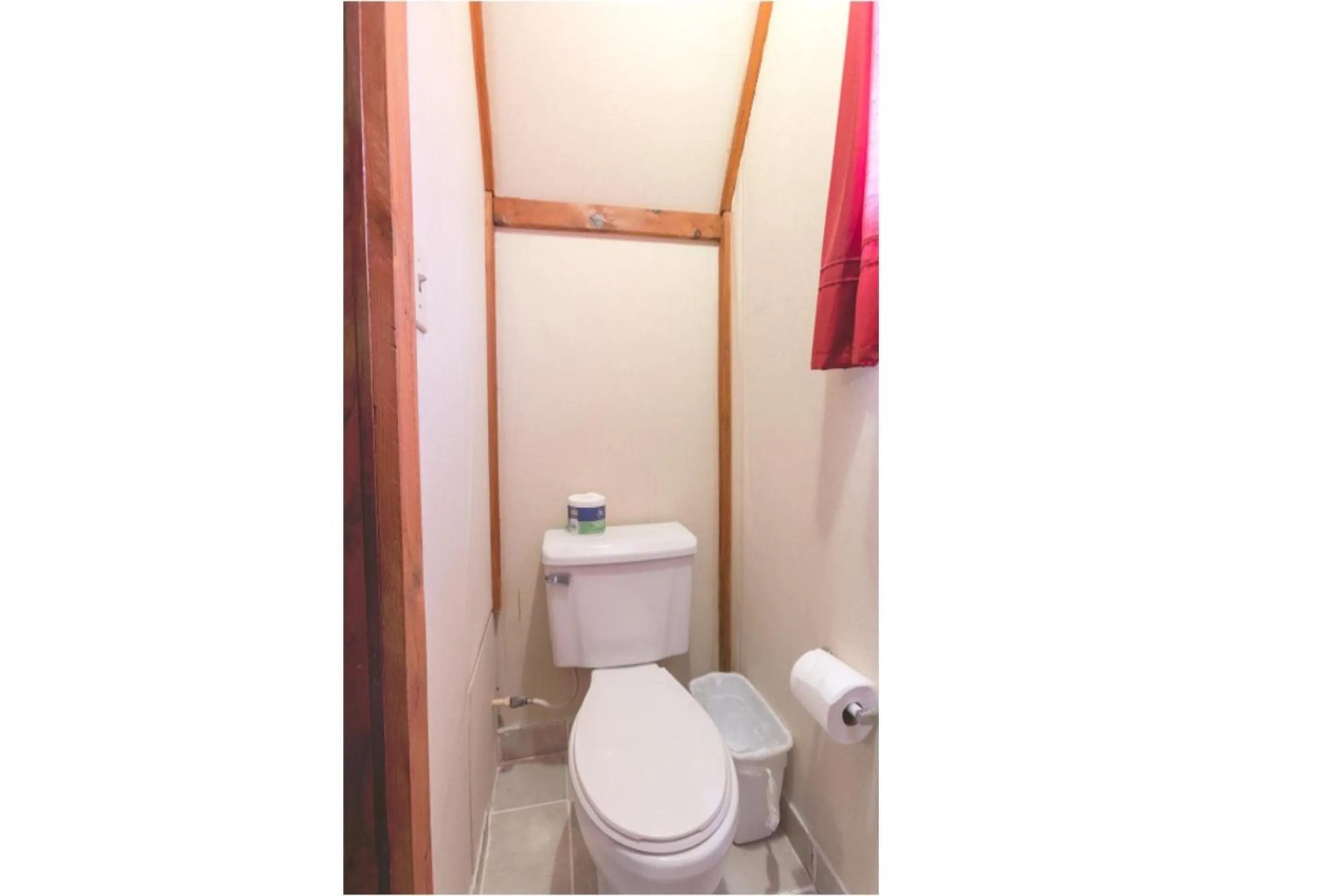 Bathroom in Parkside Motel by OYO Meadville Conneaut Lake