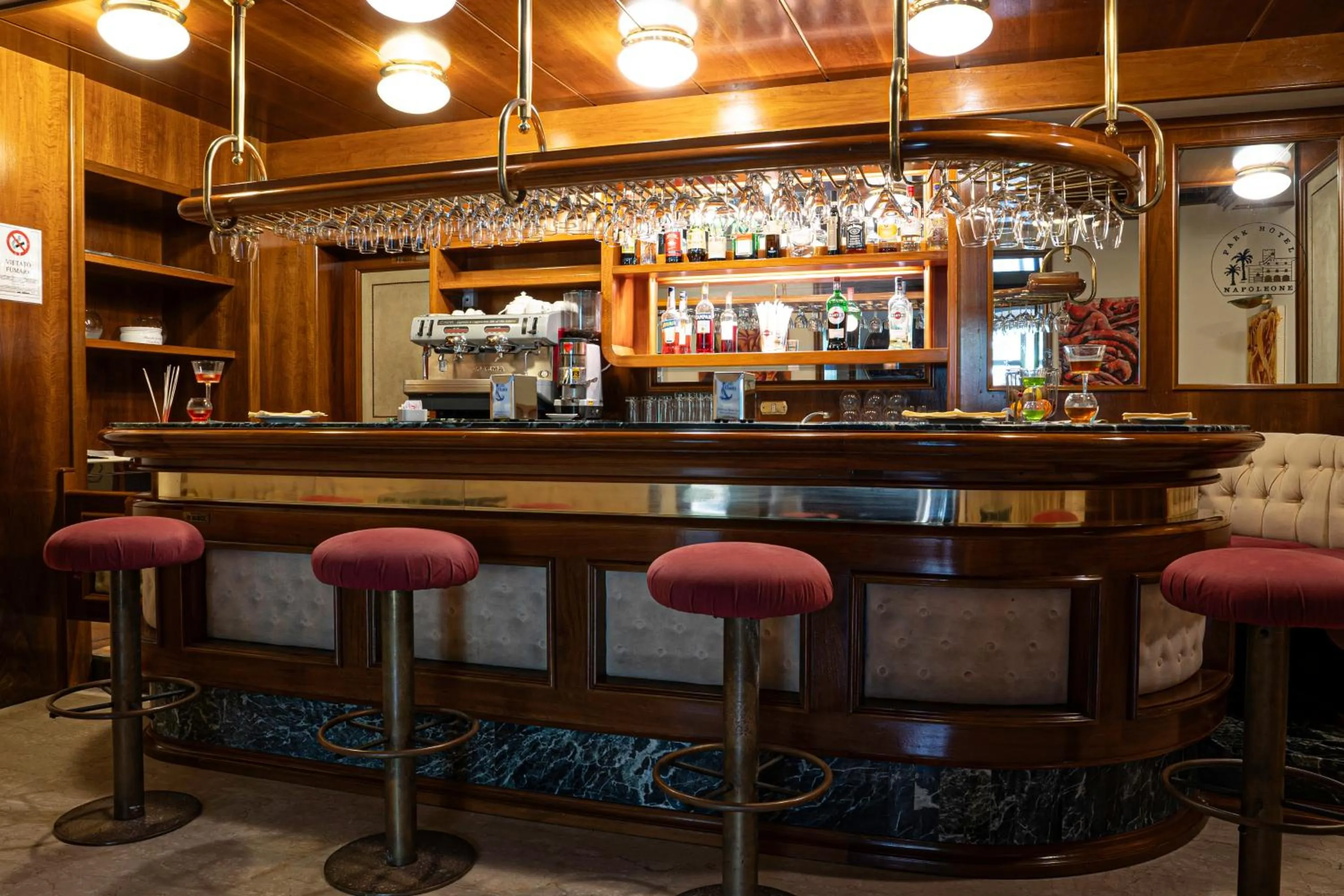 Restaurant/places to eat in Park Hotel Napoleone