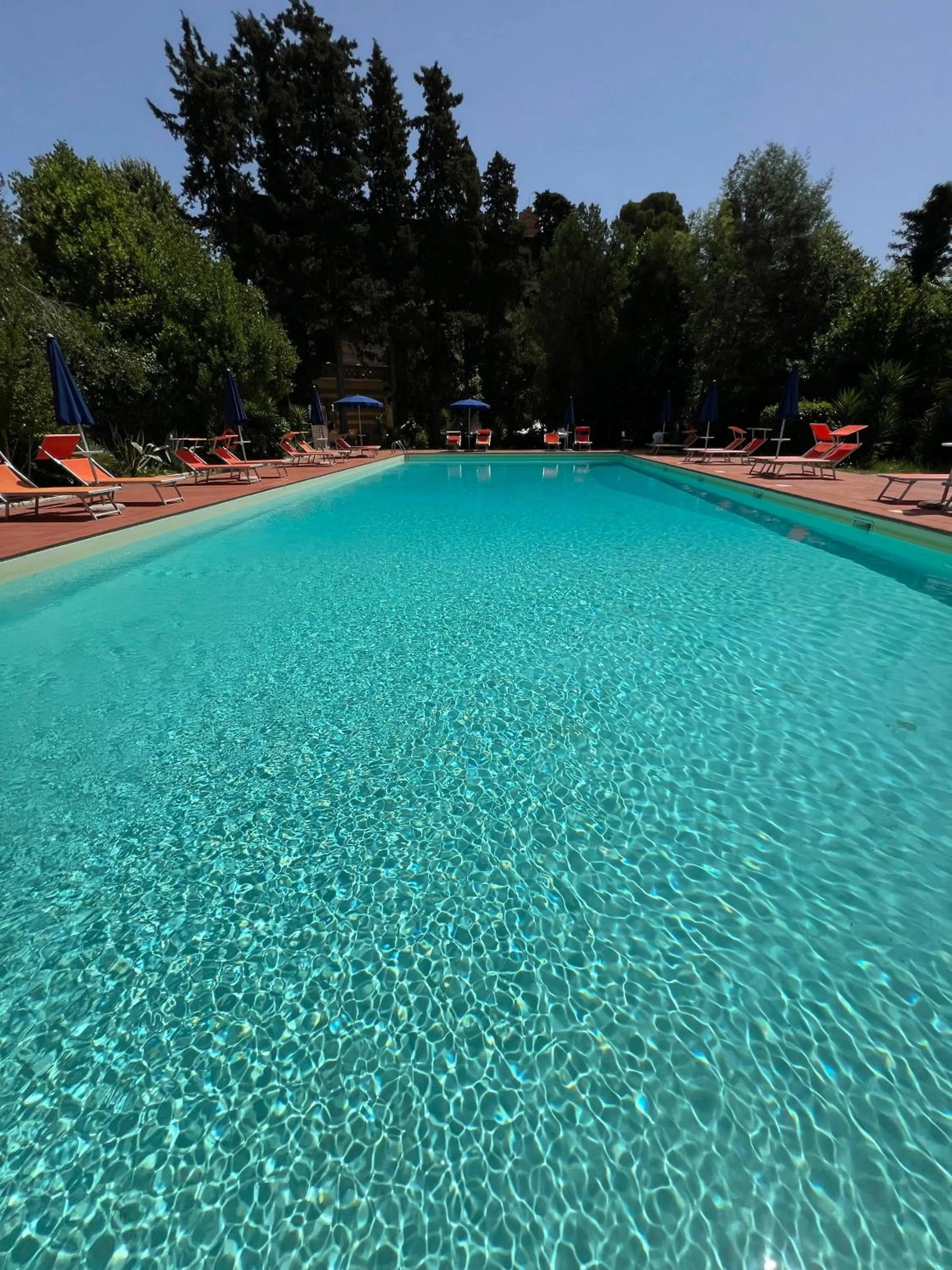 Swimming pool in Park Hotel Napoleone