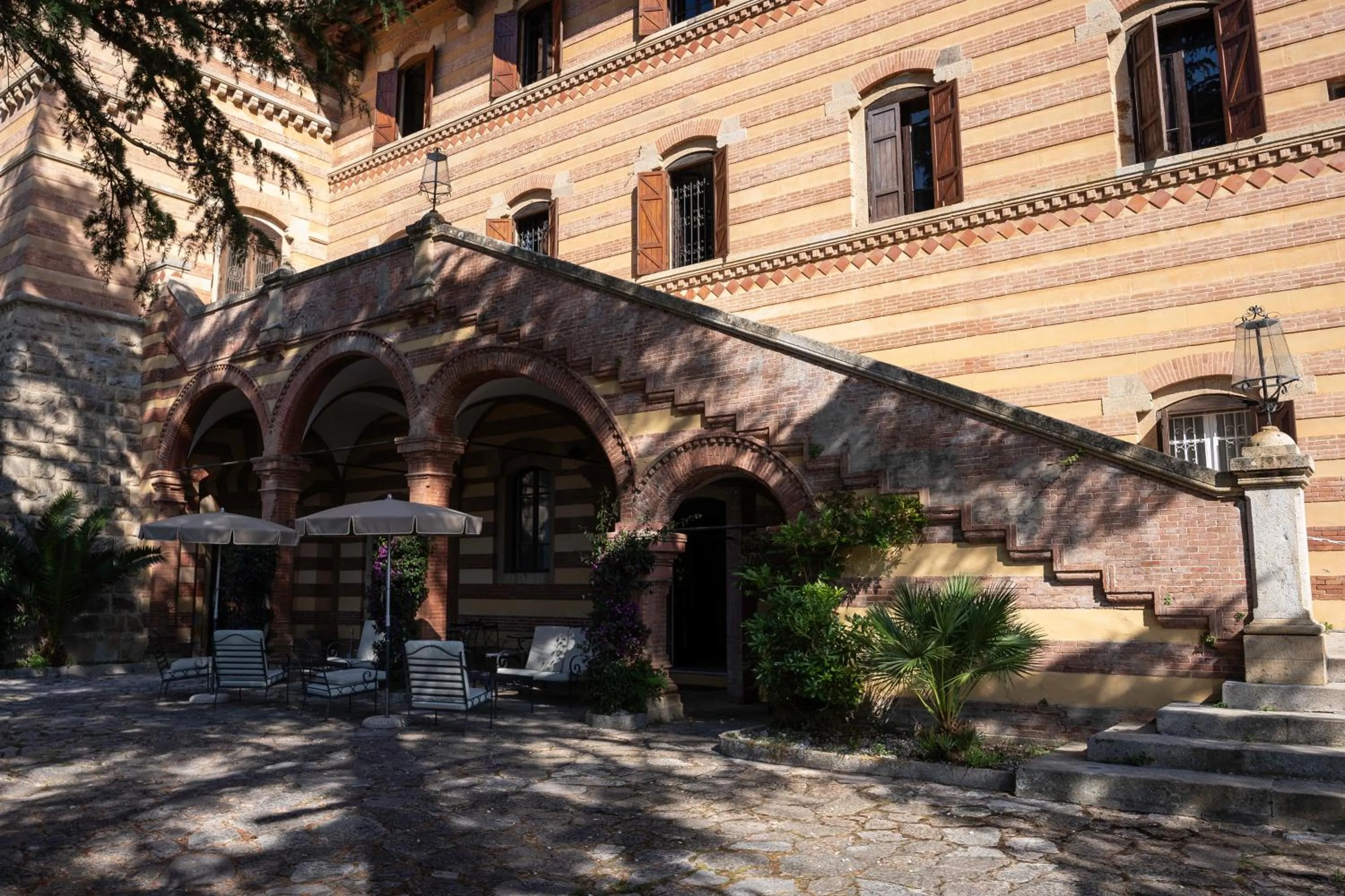 Property building in Park Hotel Napoleone